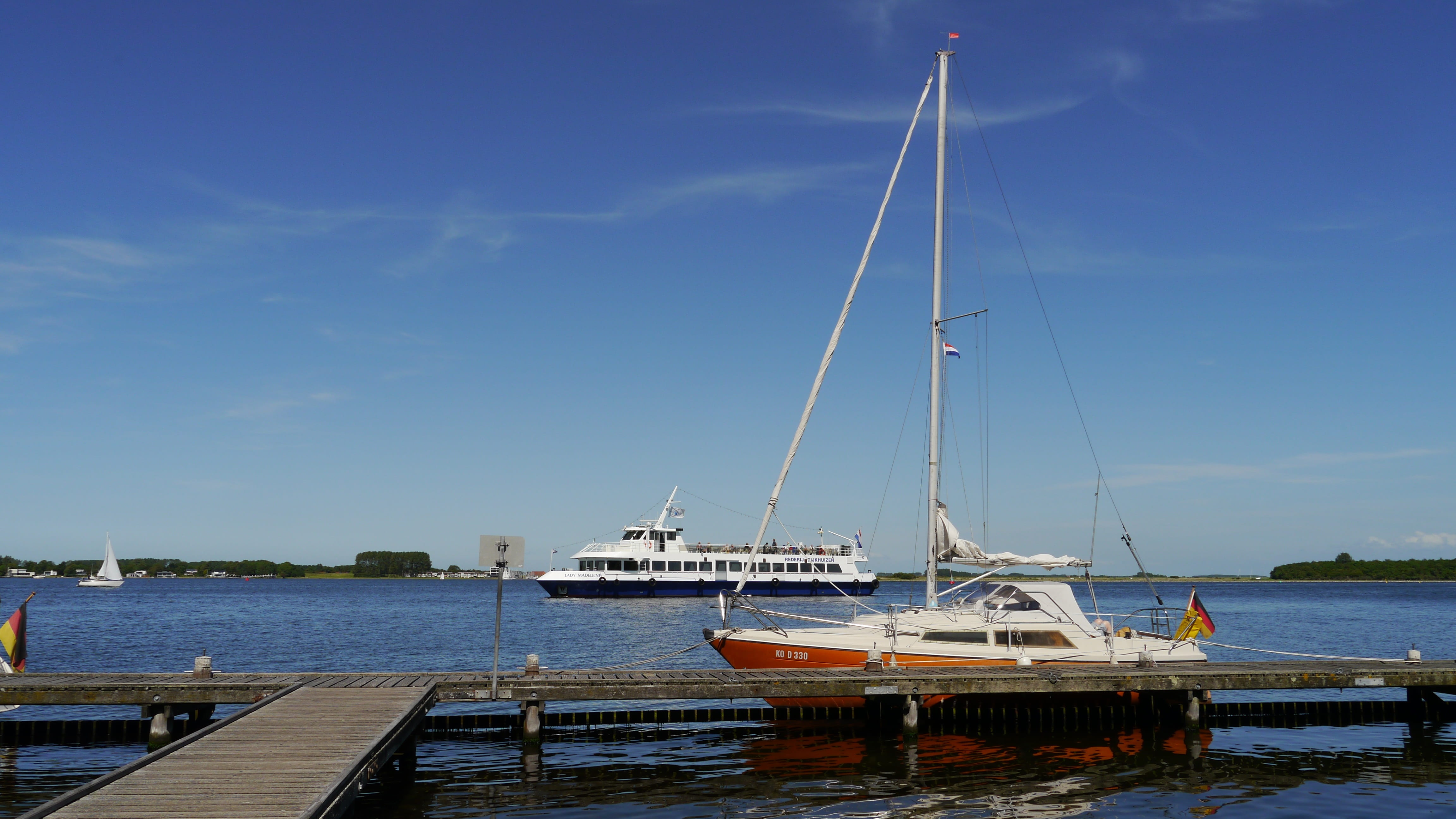 mast, moored, pier, port, marina, transportation, architecture, day, sailboat, zeeland, nature, cloud - sky, nautical vessel, pole, mode of transportation, HD Wallpaper