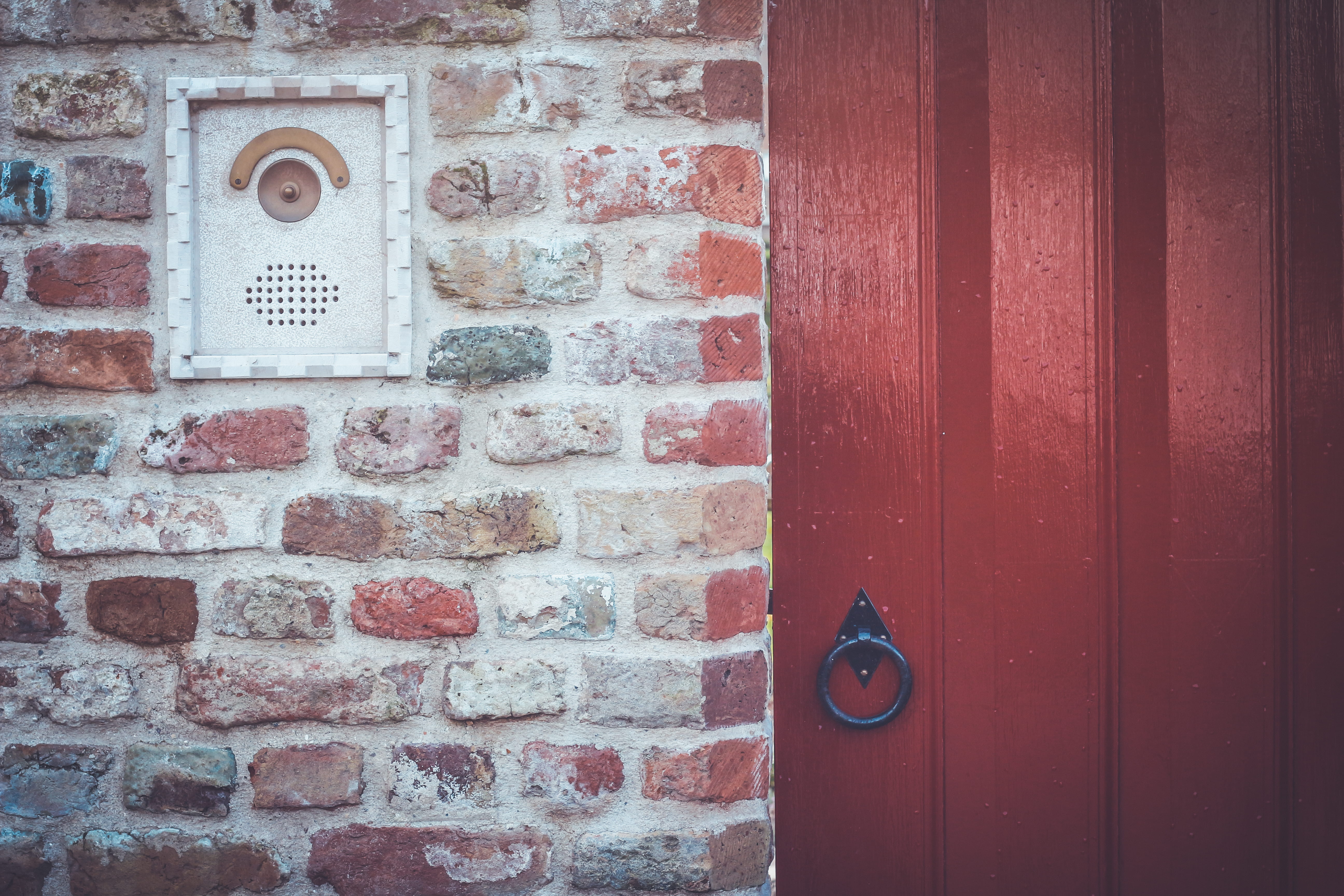 architecture, wall, wall - building feature, bell, closed, day, brick wall, gong, security, gate, no people, veere, 5K, gab, entrance, building exterior, HD Wallpaper