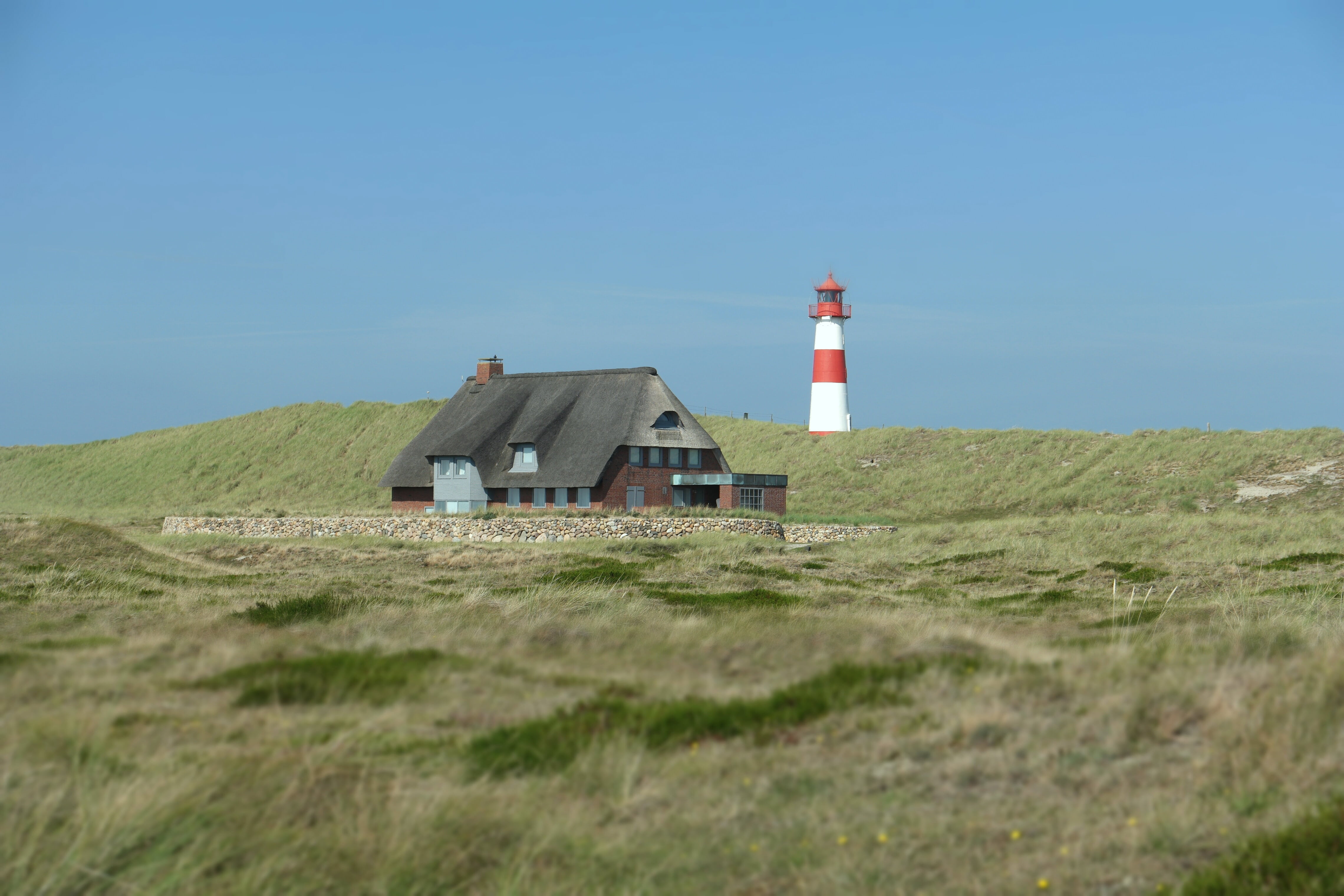 thatched roof, no people, landscape, plant, sky, north sea, westerland, building exterior, nature, island, blue, sea, tower, new England - Usa, built structure, HD Wallpaper