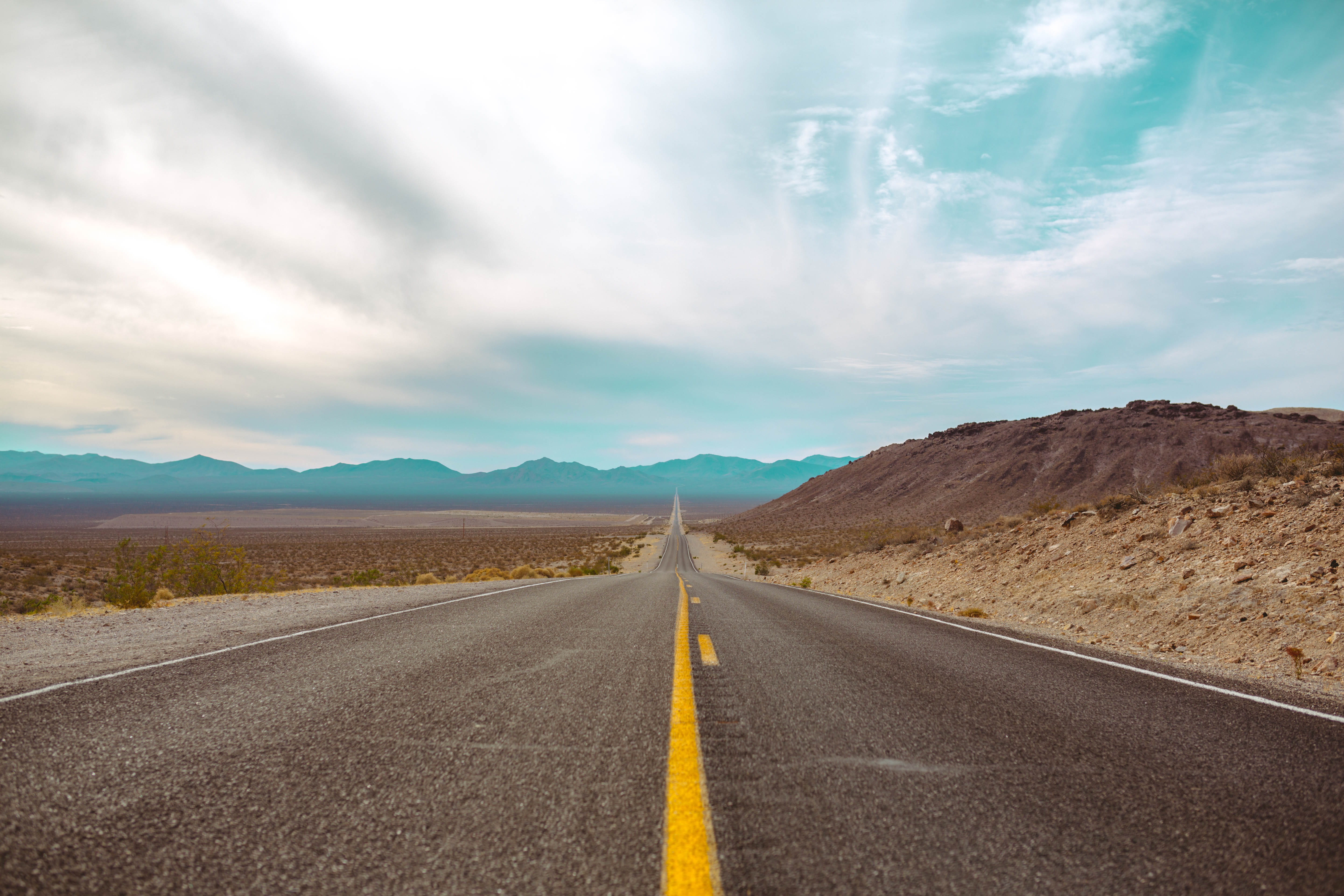 dividing line, diminishing perspective, double yellow line, desert, sign, scenics - nature, explore, landscape, empty road, non-urban scene, mountain, marking, HD Wallpaper