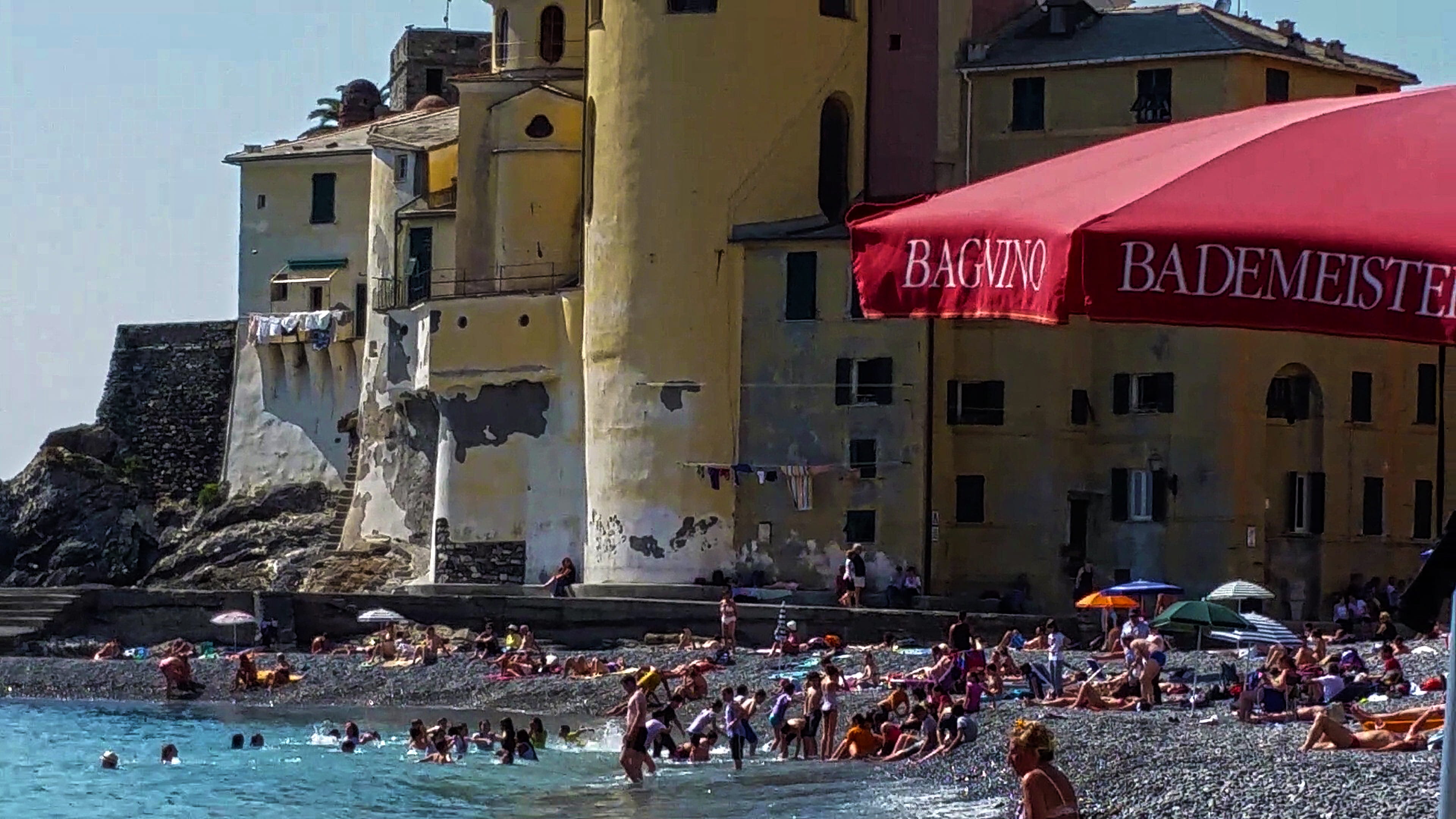 day, group of people, crowd, 4K, building exterior, italy, men, nature, outdoors, water, architecture, bad, strand, camoglio.genova, spiaggia libera, tourism, HD Wallpaper