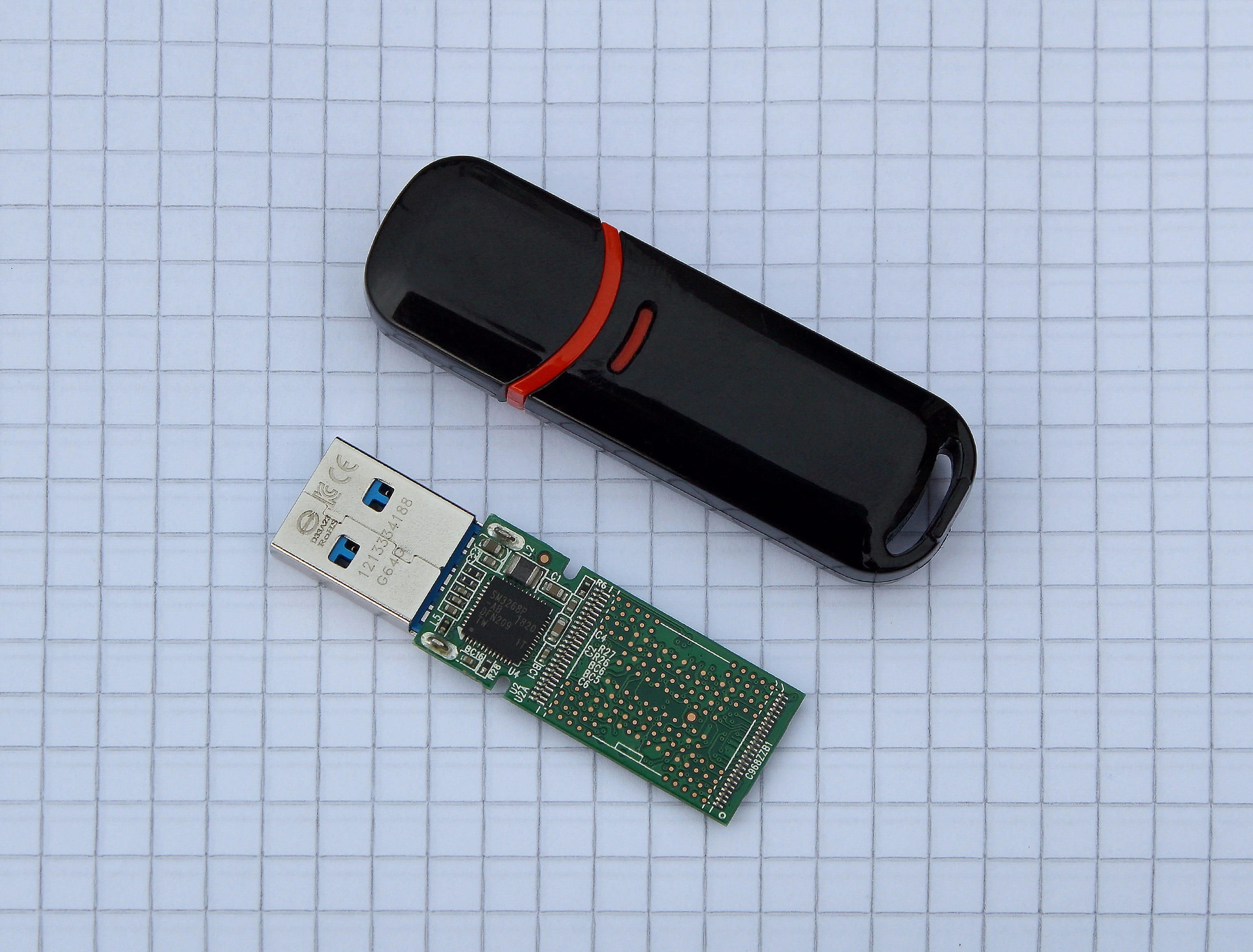 data, memory, still life, writing instrument, removable, connection, flash, directly above, copy space, electronics, finance, storage, usb, pen, indoors, HD Wallpaper