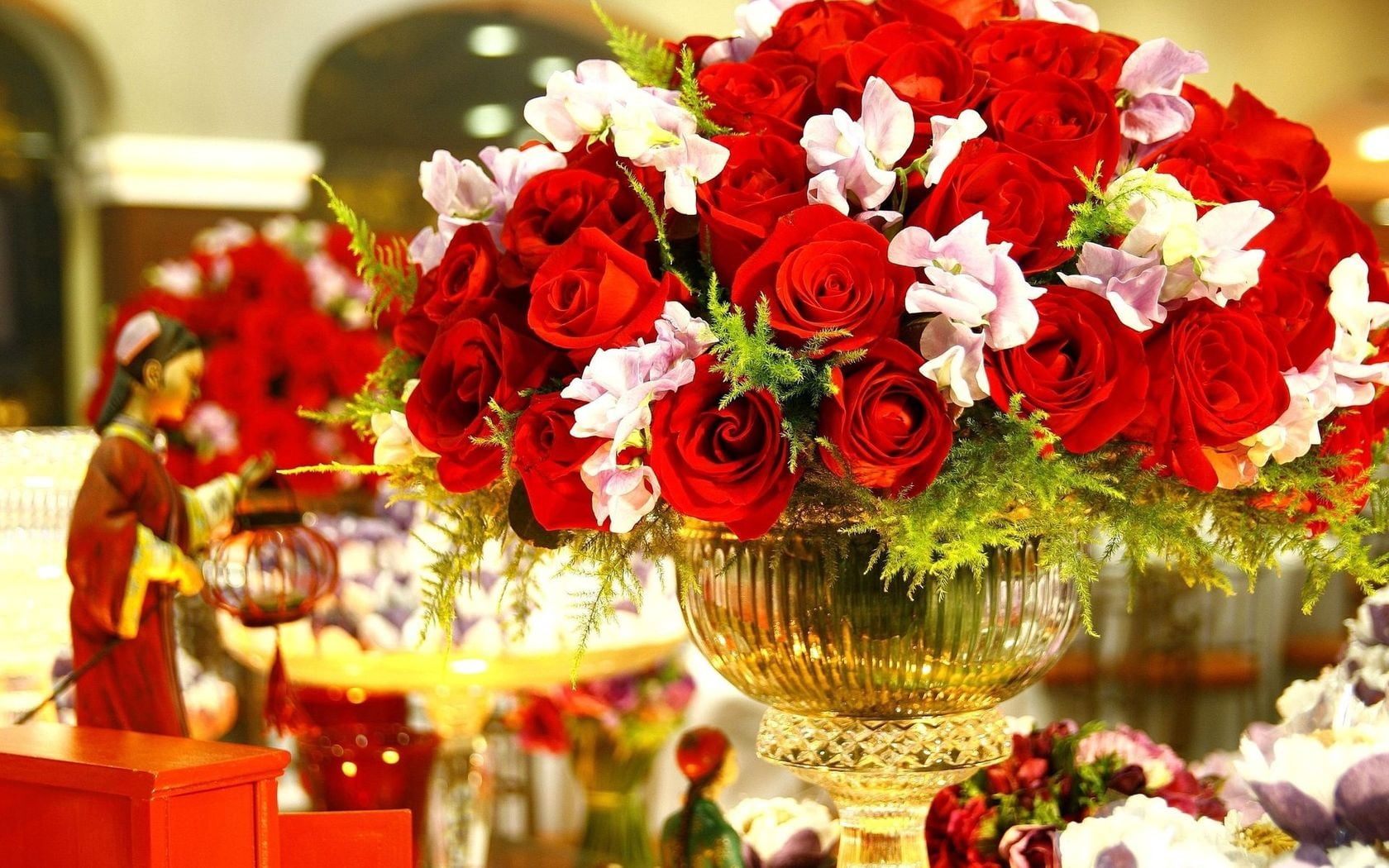no People, bunch of flowers, romance, nature, flower head, belief, centerpiece, plant, pink, vase, service, red, decoration, event, candle, roses, vulnerability, HD Wallpaper