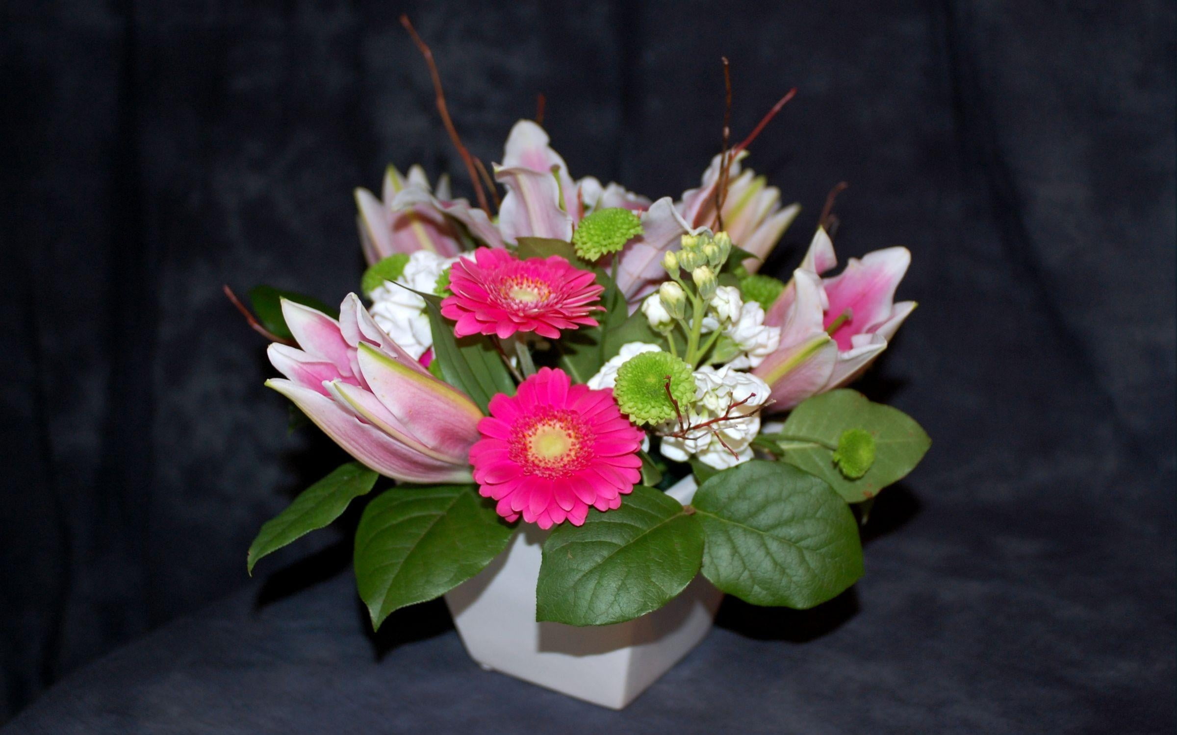 flower arrangement, pink, petaled, romance, plant, bunch of flowers, indoors, botany, beauty In Nature, vase, inflorescence, summer, blossom, red, single Flower, HD Wallpaper
