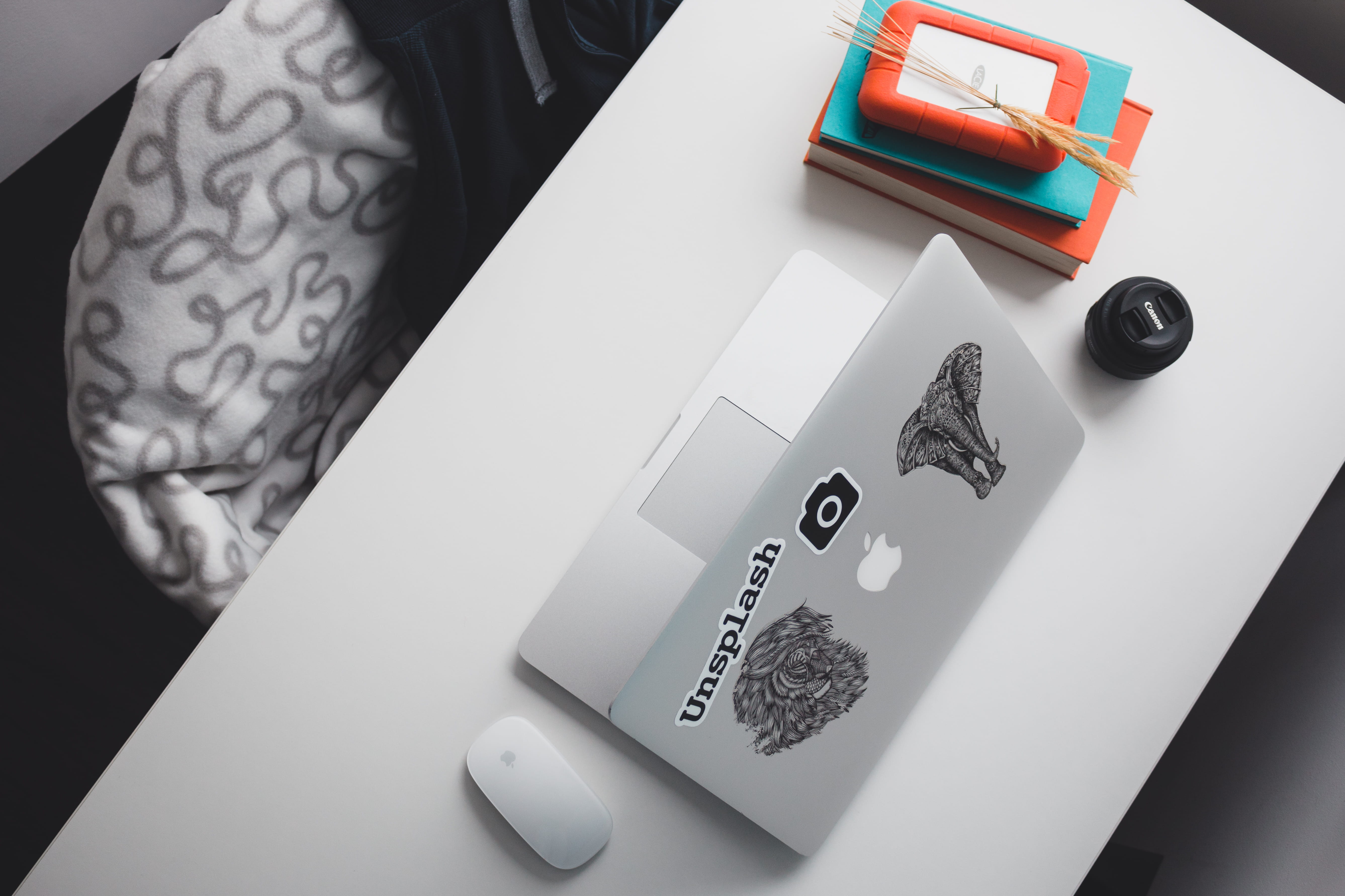 communication, connection, hard drive, chair, business, table, furniture, mouse, simple, no people, paper, technology, macbook, lens, apple, flat lay, work, HD Wallpaper