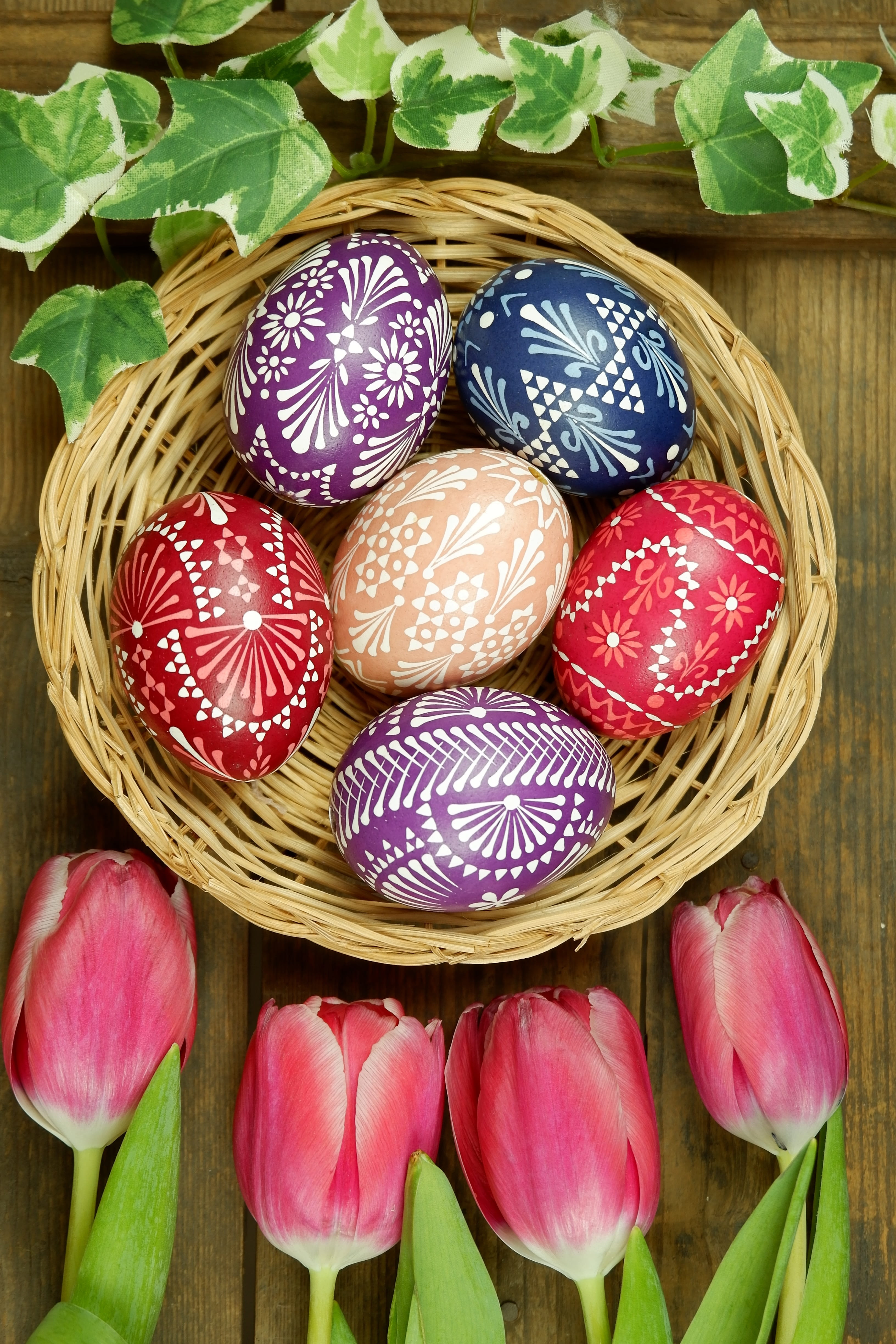 food and drink, freshness, painted eggs, sorbian easter egg, colorful eggs, basket, pattern, design, leaf, still life, close up, egg, wicker, close-up, Phone HD Wallpaper