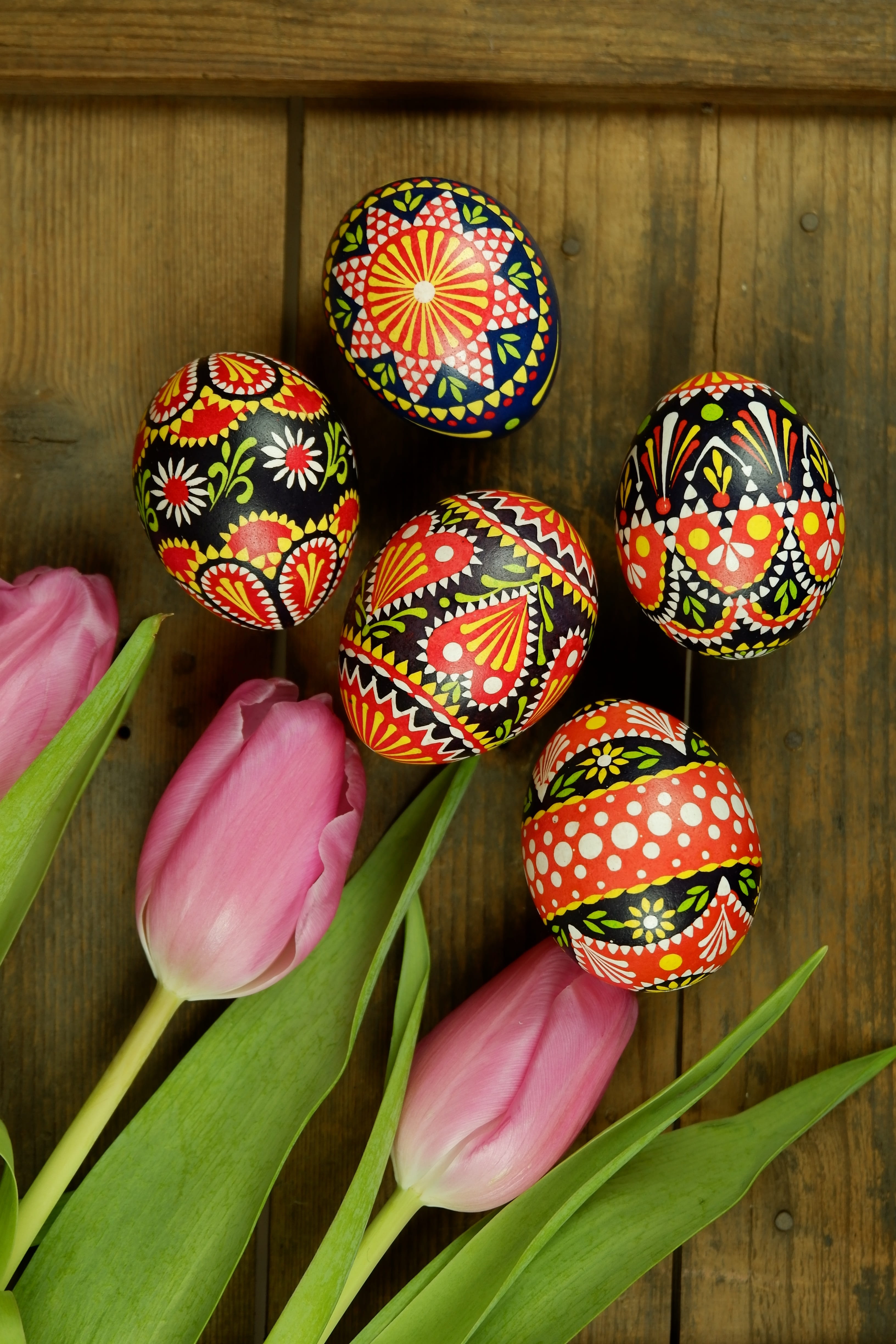 easter, still life, colorful eggs, sorbian easter egg, easter eggs, easter decoration, sorbian easter eggs, bossi technology, the scratching technique, Phone HD Wallpaper