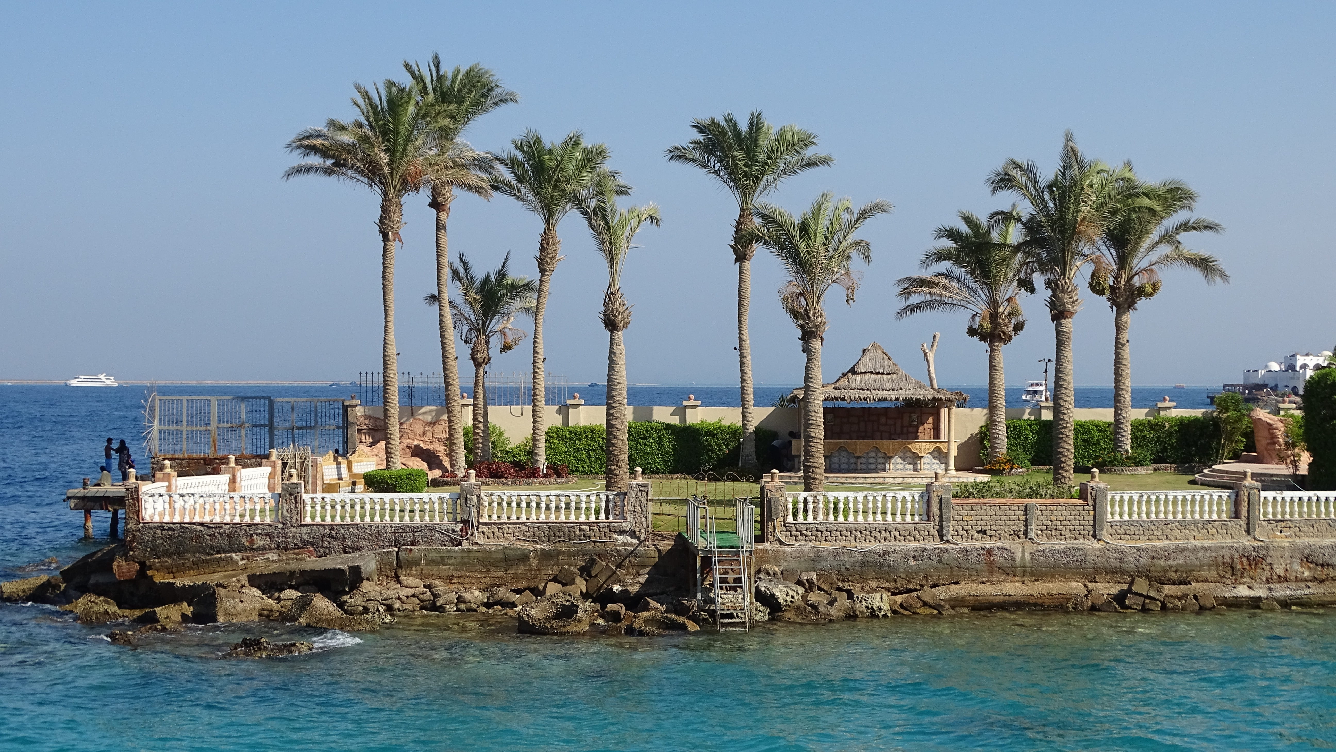 island, summer, tropical climate, palm trees, building, quiet, tourism, tree, nature, coastal, no people, sunlight, water, africa, built structure, sky, HD Wallpaper