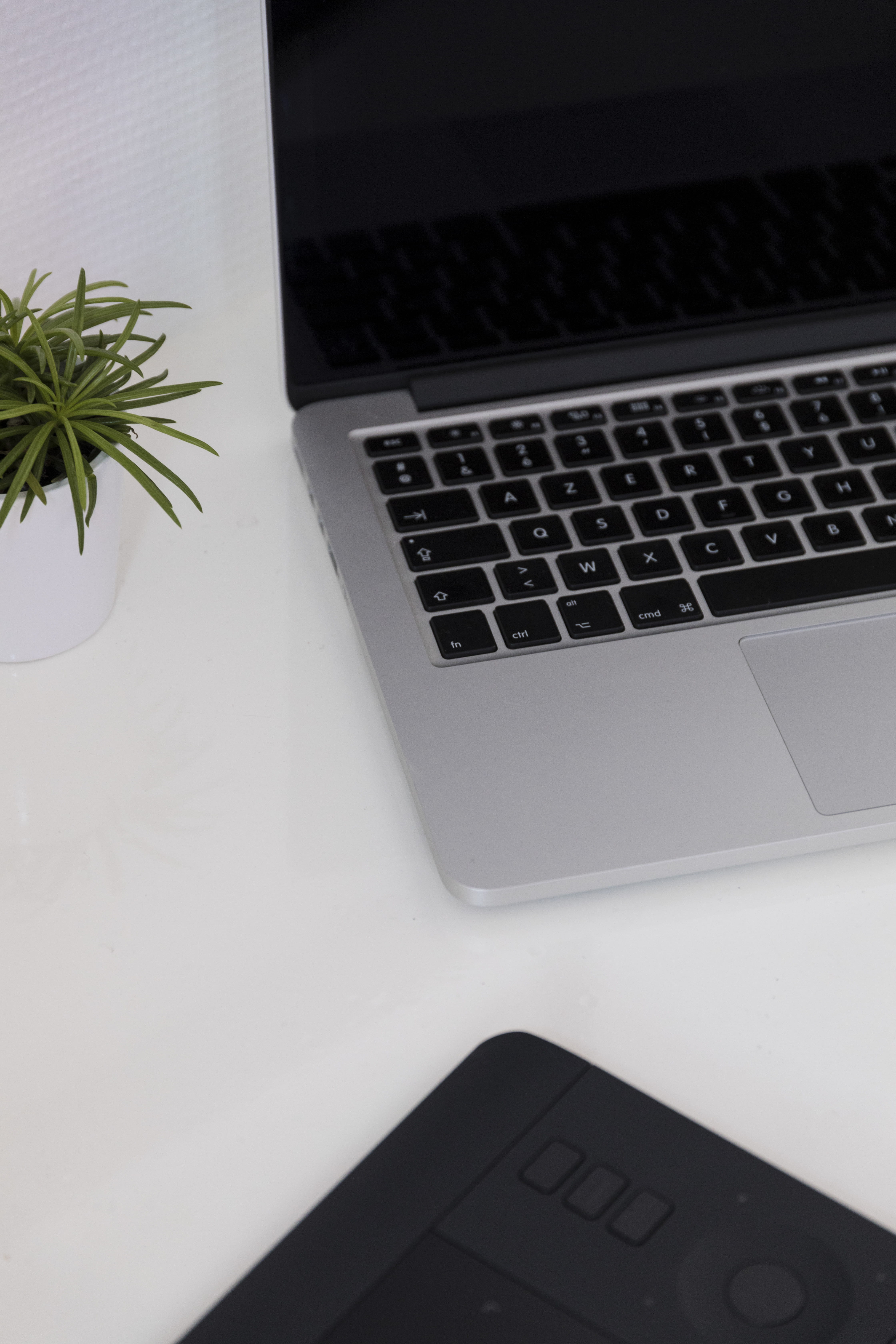 desk, computer key, indoors, table, wireless technology, technology, computer keyboard, portable information device, keyboard, communication, high angle view, Phone HD Wallpaper