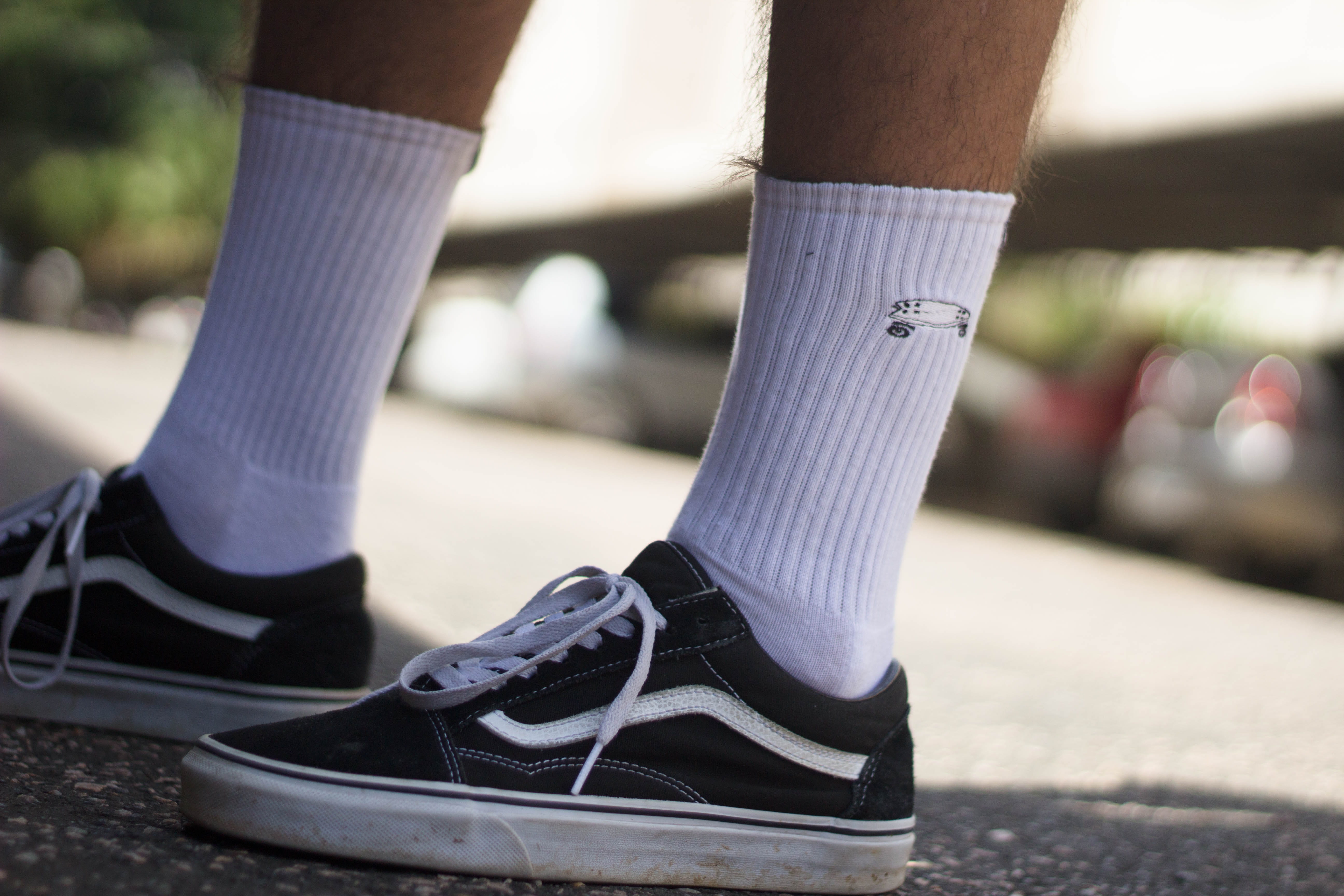human limb, sport, sneakers, human foot, lifestyles, vans, close-up, feet, person, men, 5K, shoe, leisure activity, focus on foreground, sock, human body part, HD Wallpaper