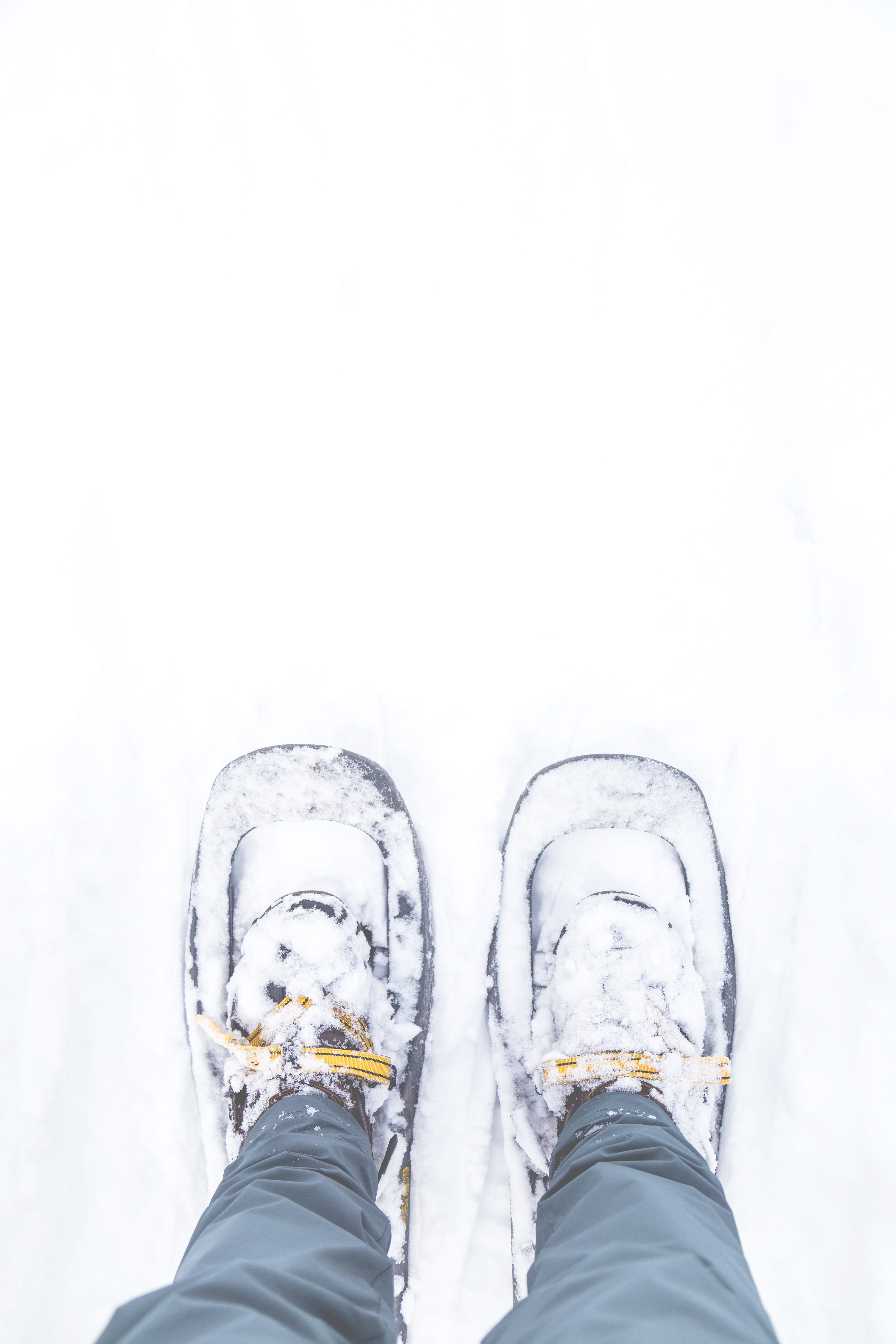 human Foot, personal perspective, copy space, studio shot, real people, human body part, outdoors, body part, person, show, warm clothing, jeans, men, sport, Phone HD Wallpaper