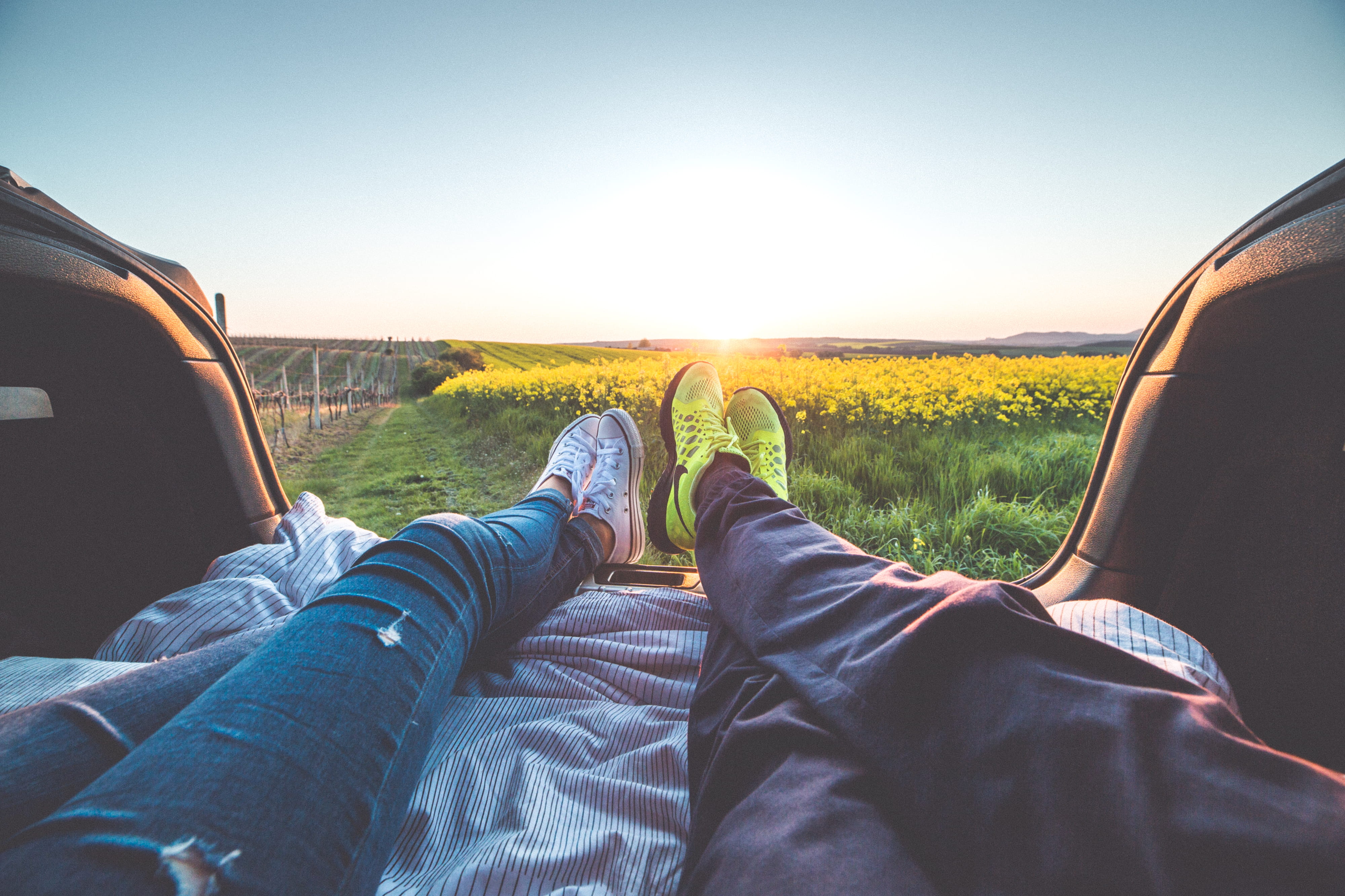 trunk, sitting, woman, land, sunset, travel, low section, enjoying, landscape, car, relaxing, body part, couple, scenics - nature, mode of transportation, HD Wallpaper