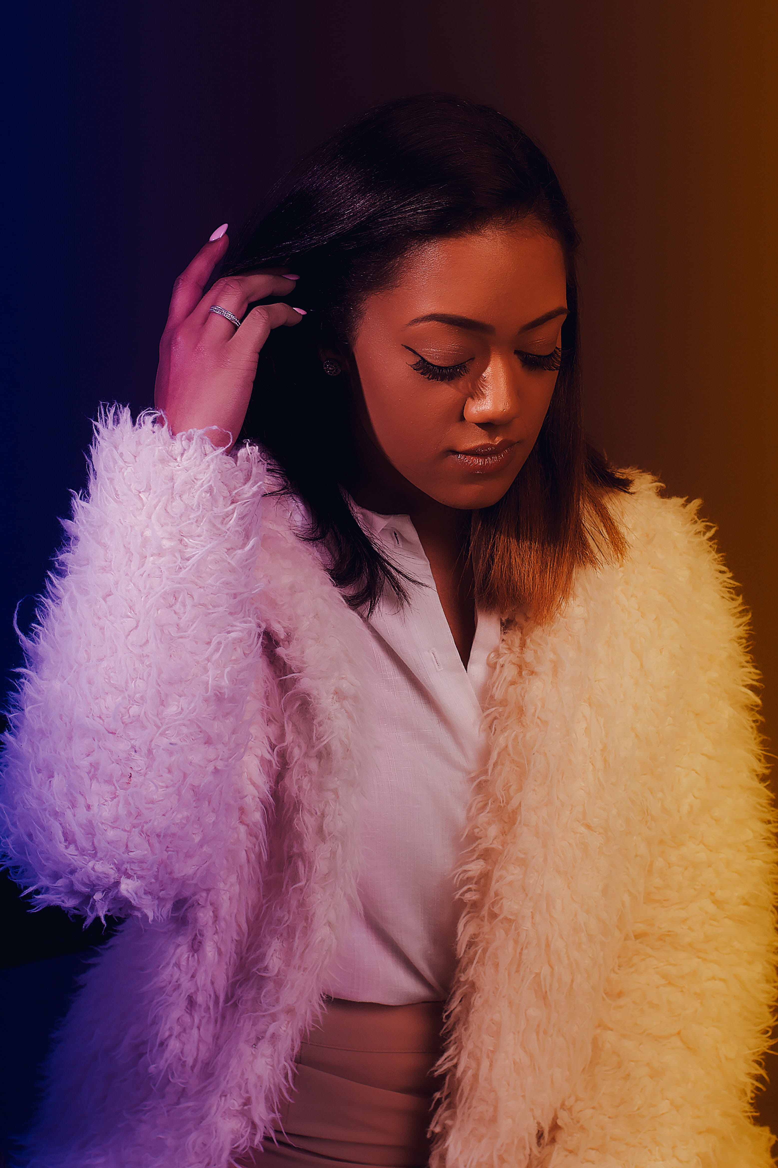 human, makeup, contemplation, apparel, leisure activity, overcoat, young women, cape, hair, scarf, waist up, clothing, winter, feather boa, fur coat, warm clothing, Phone HD Wallpaper