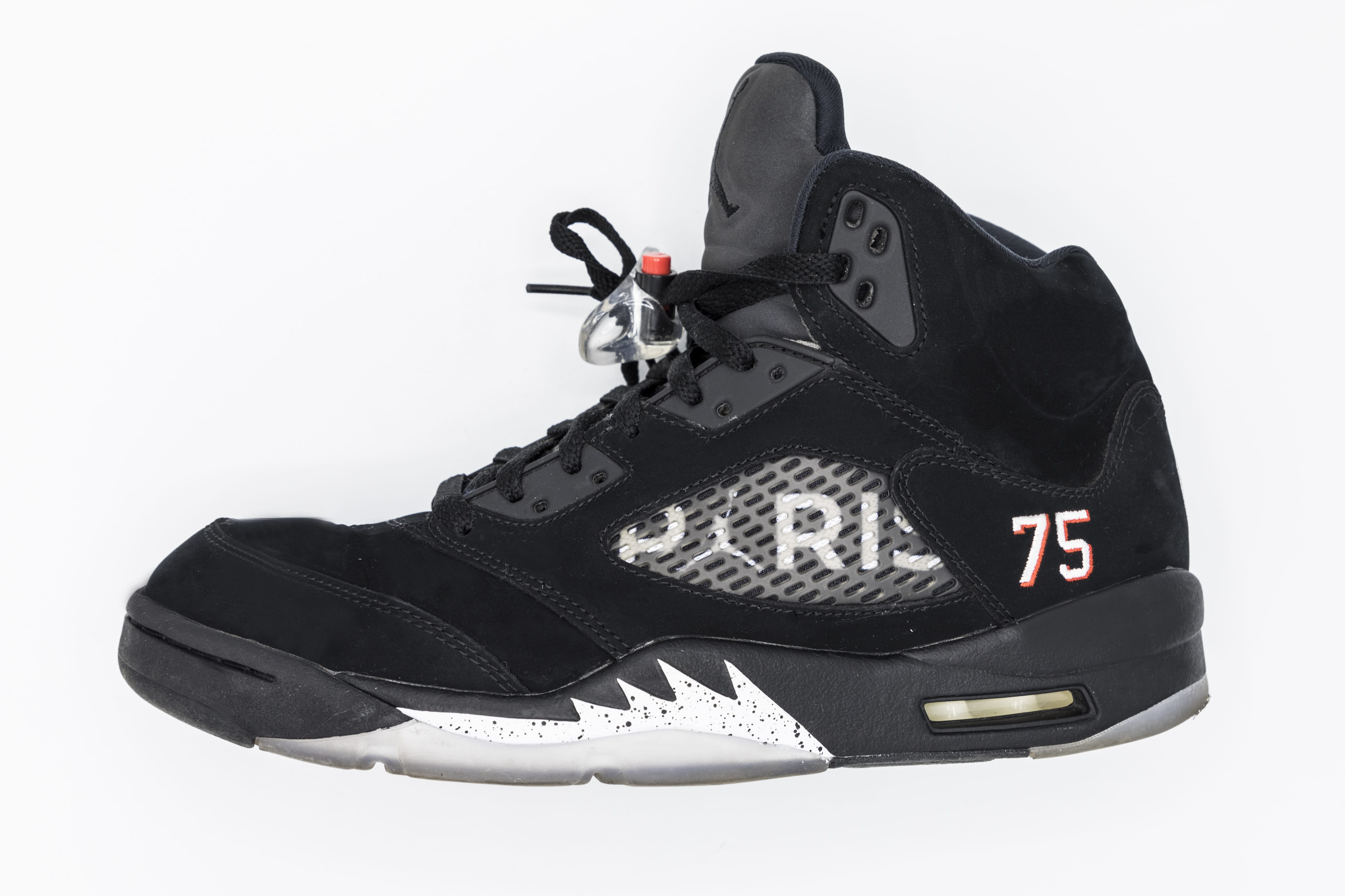 sports shoe, lace - fastener, ice-skating, helmet, still life, nike, clothing, white background, black color, shoes, shoe, sports equipment, jordan, personal accessory, HD Wallpaper