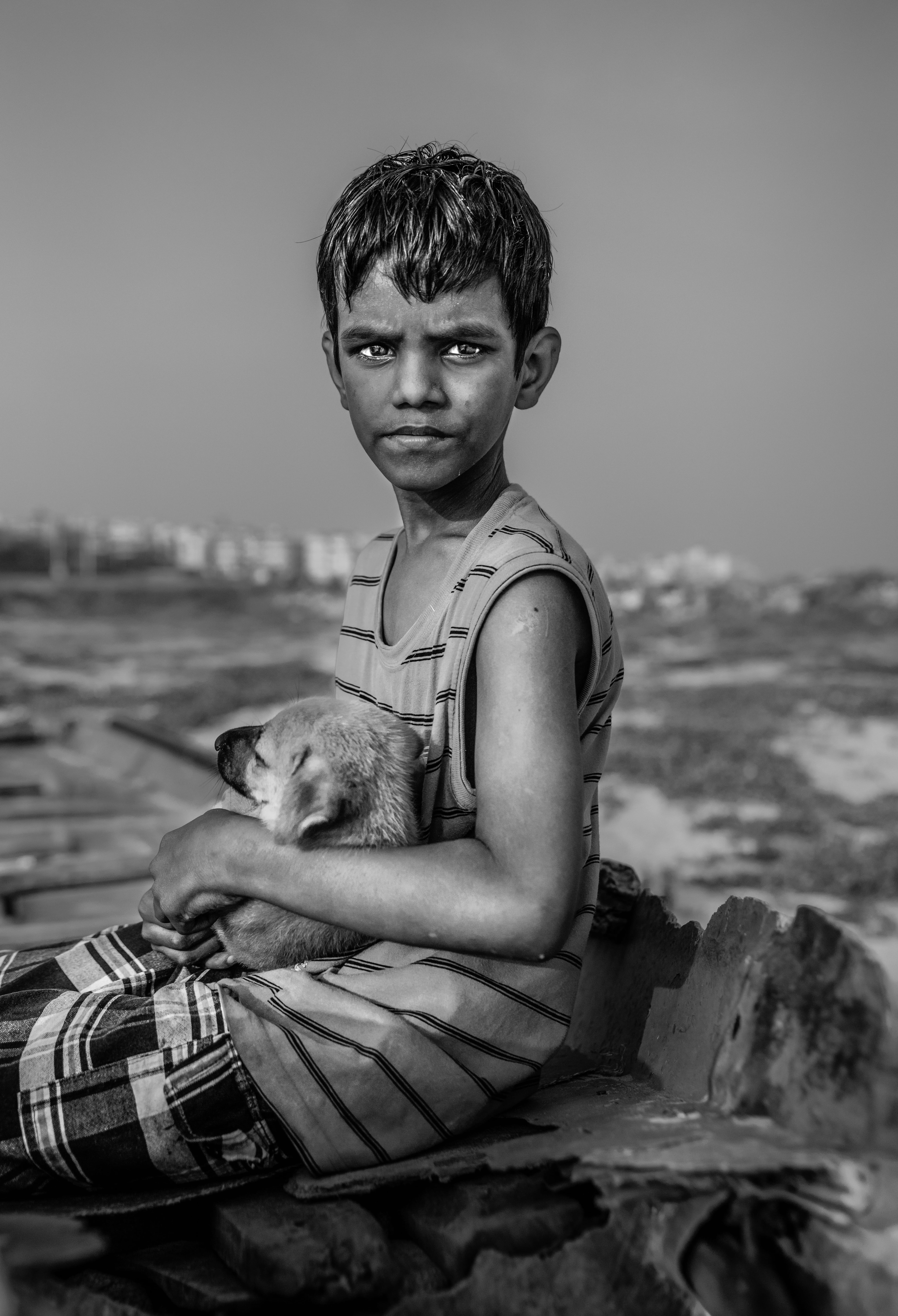 domestic, photography, portrait, black and white, sea, leisure activity, person, cat, real people, childhood, land, boys, clothing, one animal, 5K, undershirt, Phone HD Wallpaper