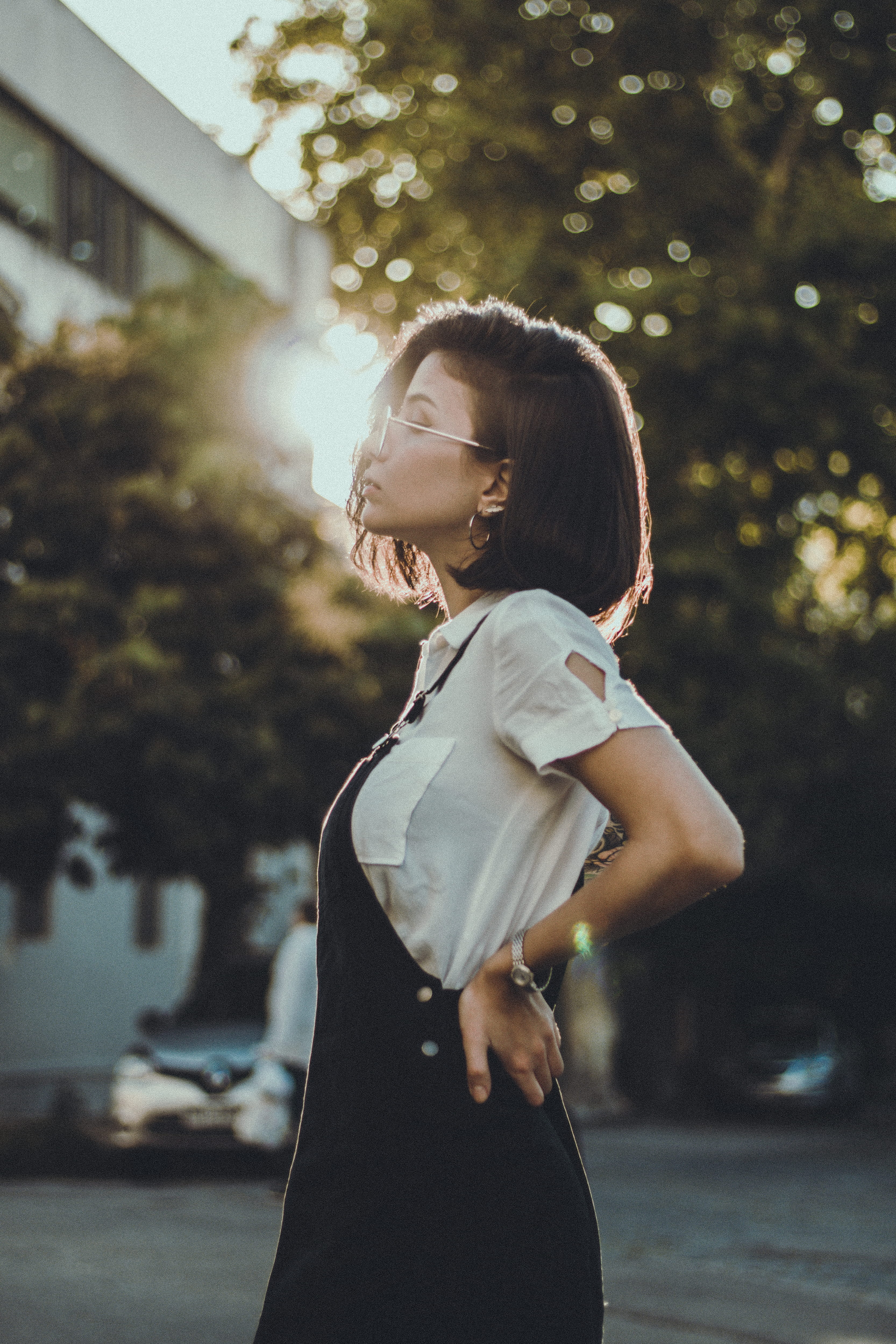 beautiful woman, tree, hair, flare, leisure activity, young adult, day, apparel, hairstyle, girl, sleeve, real people, footwear, looking, person, suit, Phone HD Wallpaper