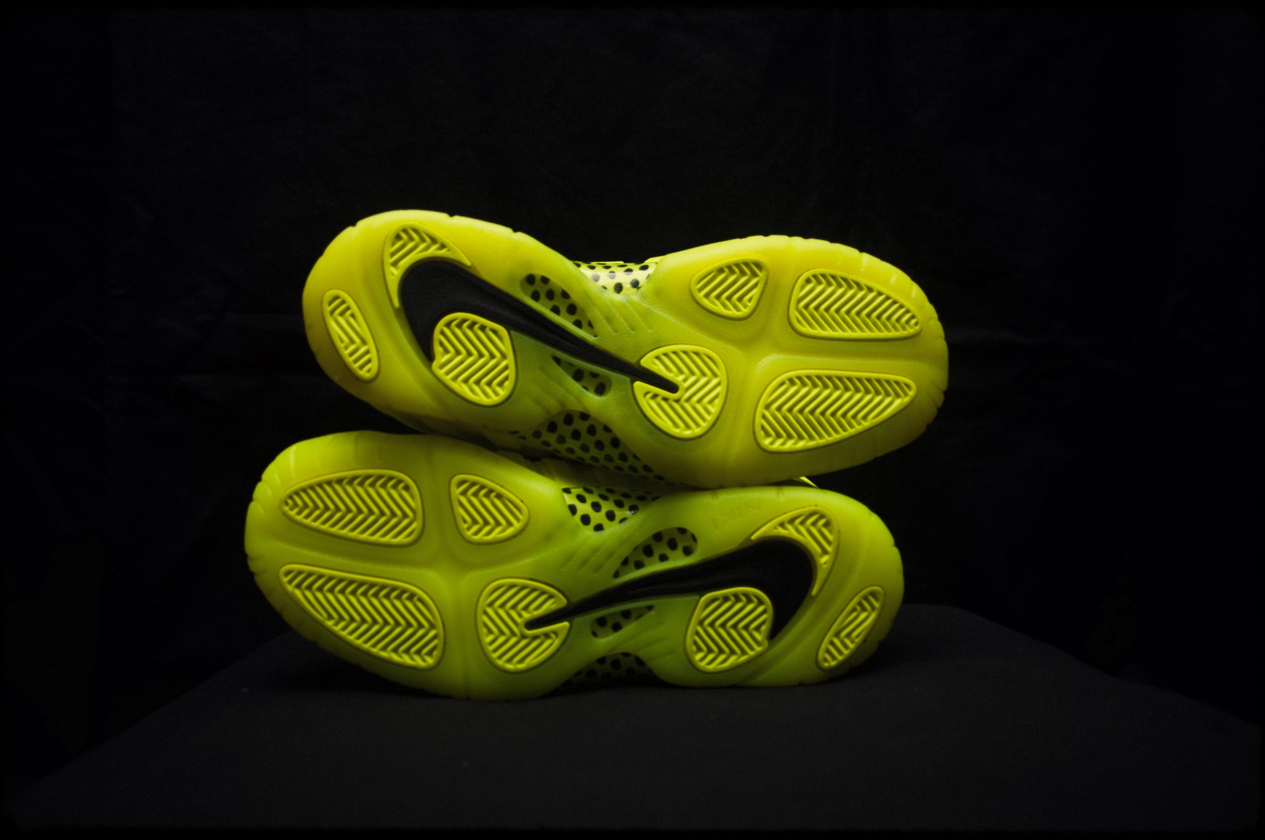 closeup, animal representation, sneakerhead, single object, close-up, still life, two objects, no people, pair, representation, green color, copy space, HD Wallpaper