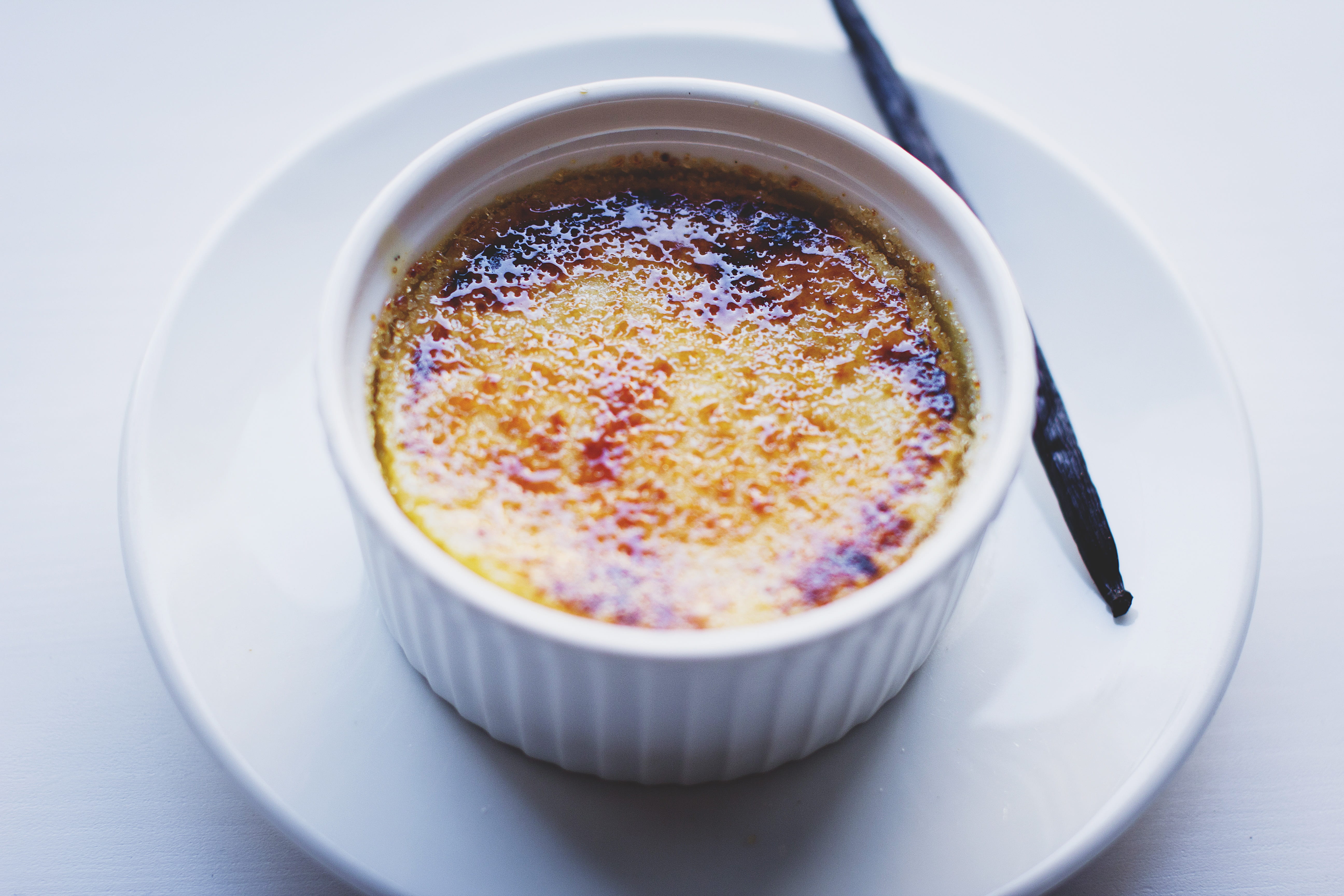 sugar, healthy eating, crockery, dessert, liquid, cup, freshness, no people, drinks, ramiken, creme brulee, eggs, food and drink, drink, sweet food, 5K, HD Wallpaper