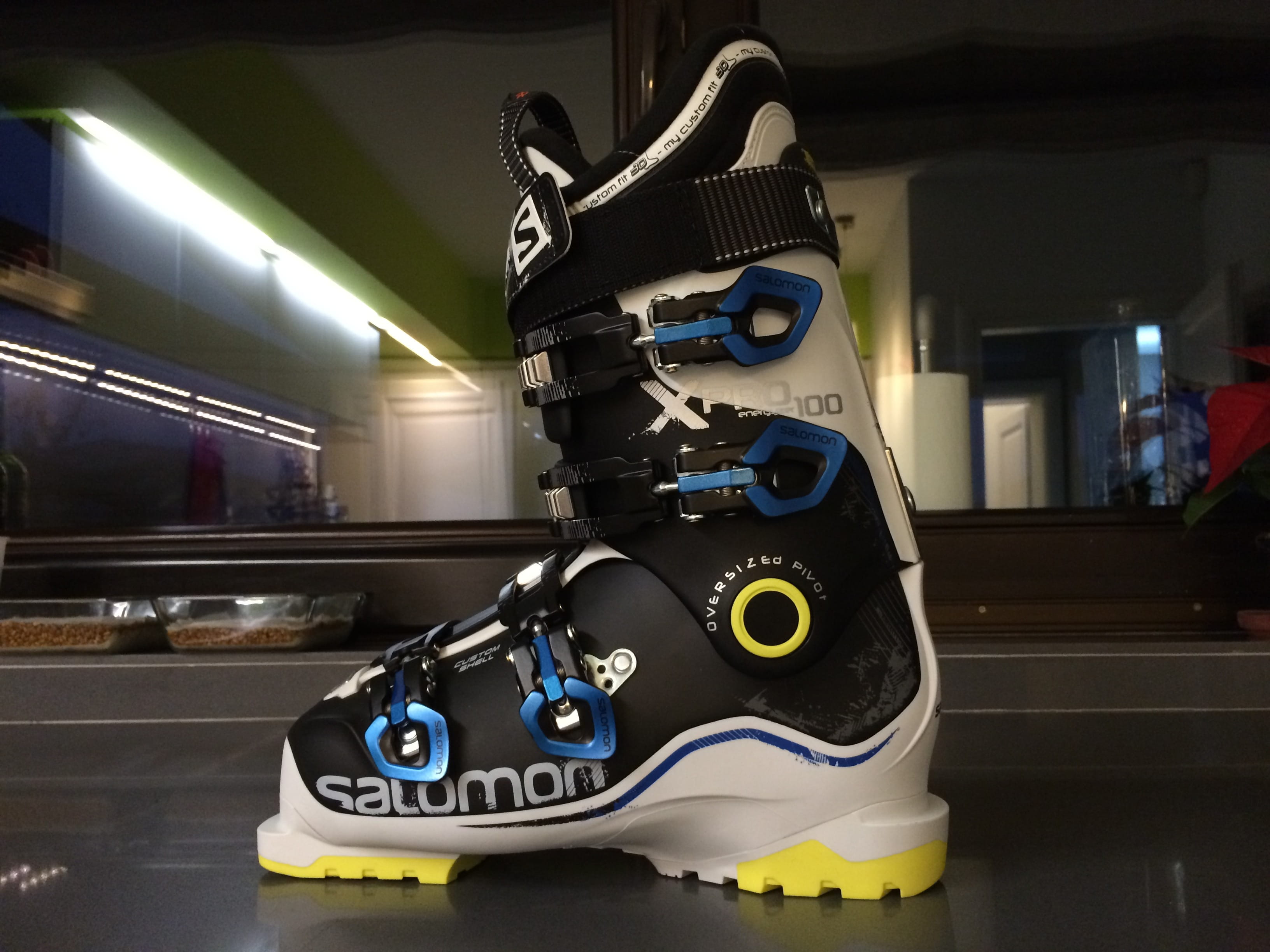 close-up, communication, Ski Boot, table, sport, toy, mode of transportation, no People, illuminated, wear, technology, travel, laboratory, 2K, representation, HD Wallpaper