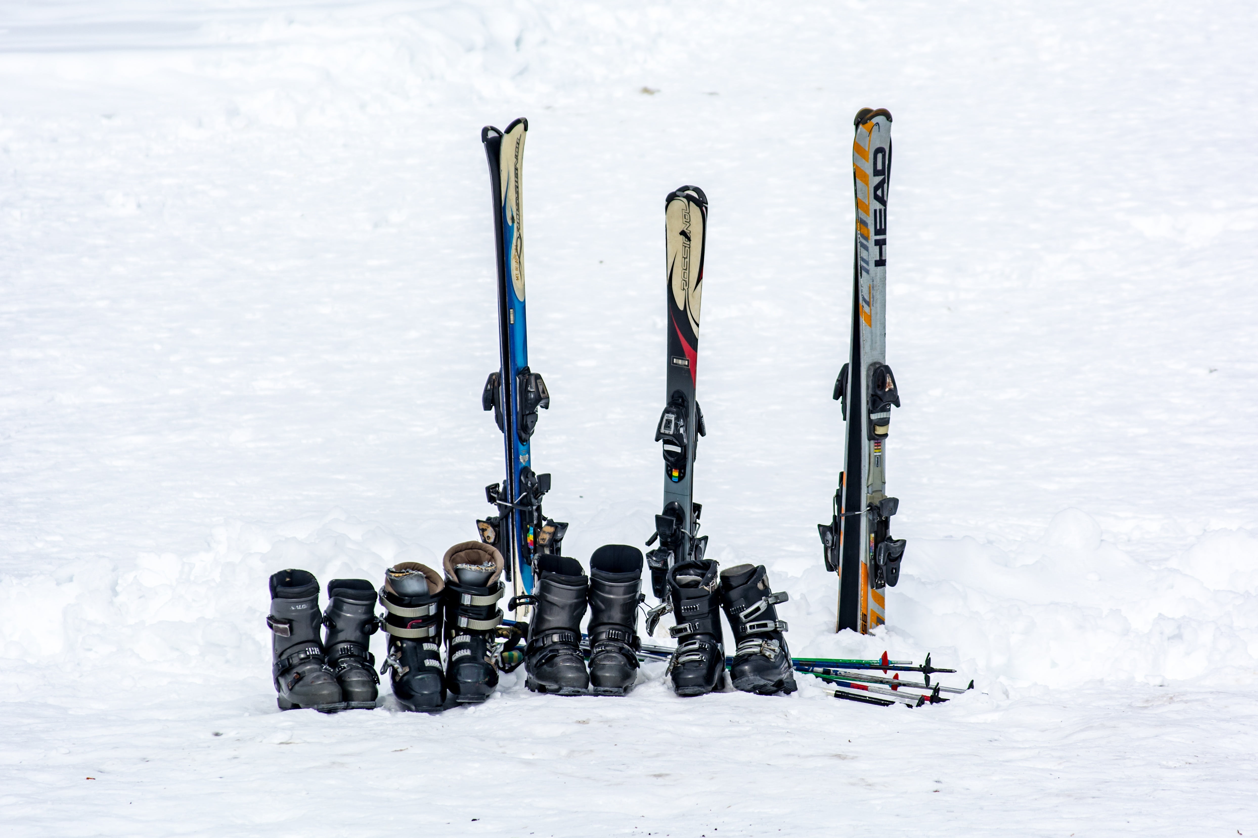 activity, holiday, skiing, day, white, active, high angle view, nature, land, winter, ski area, poles, cold, frozen, wood - material, mountainside, 4K, HD Wallpaper