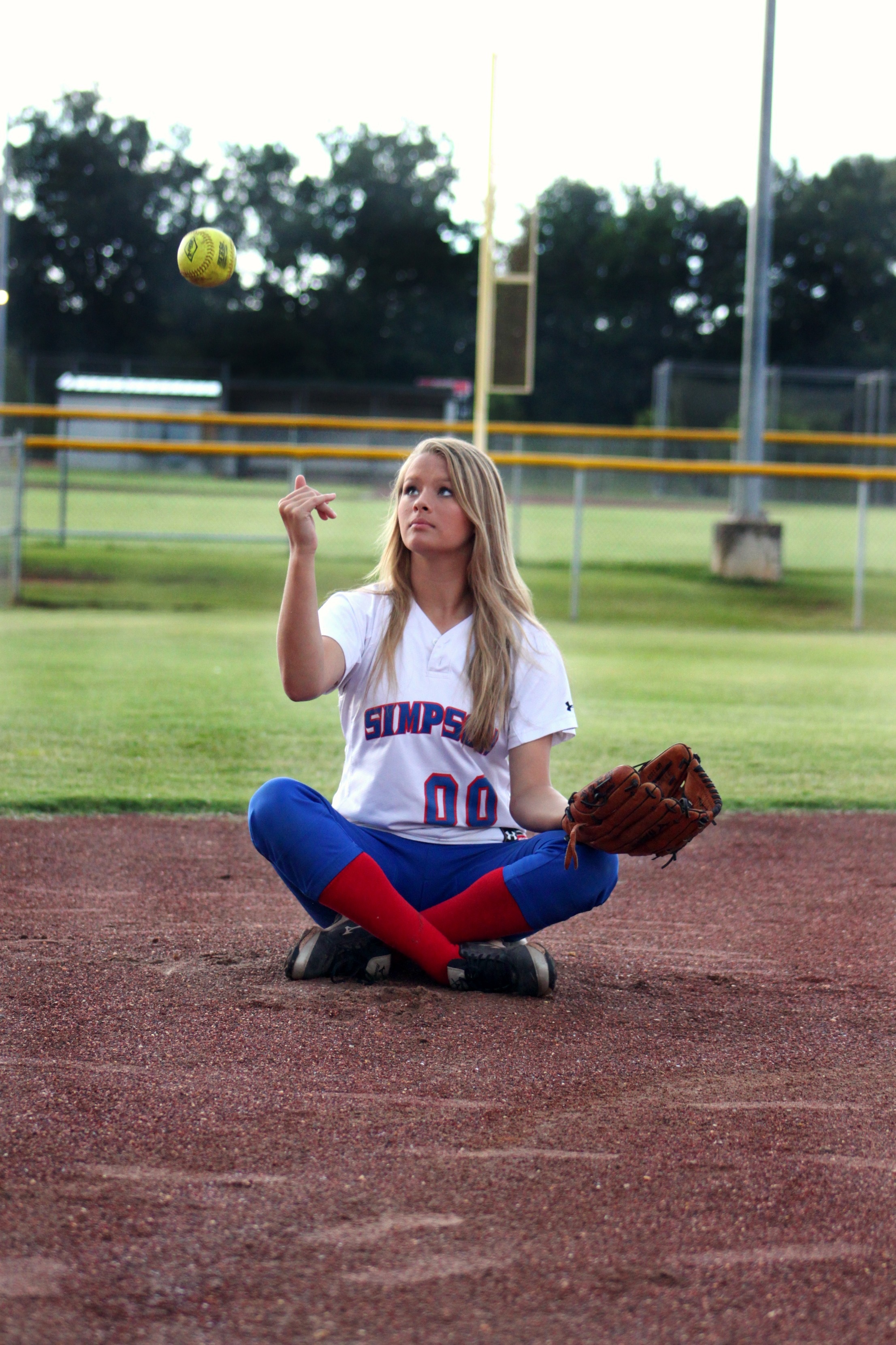 player, throwing, one Person, activity, athletic, day, hairstyle, young Adult, caucasian Ethnicity, blond hair, ballpark, nature, people, lifestyles, playing, Phone HD Wallpaper