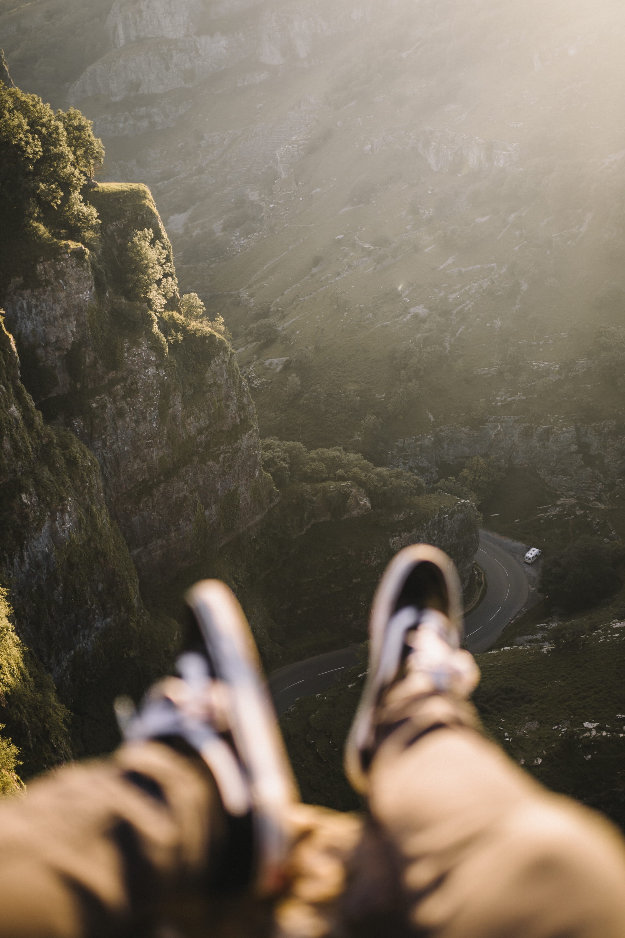 men, road, human body part, black, white, sunset, sunlight, cheddar, human foot, shadow, van, england, cliff, rock, wearing, edge, lifestyles, leg, blur, Phone HD Wallpaper