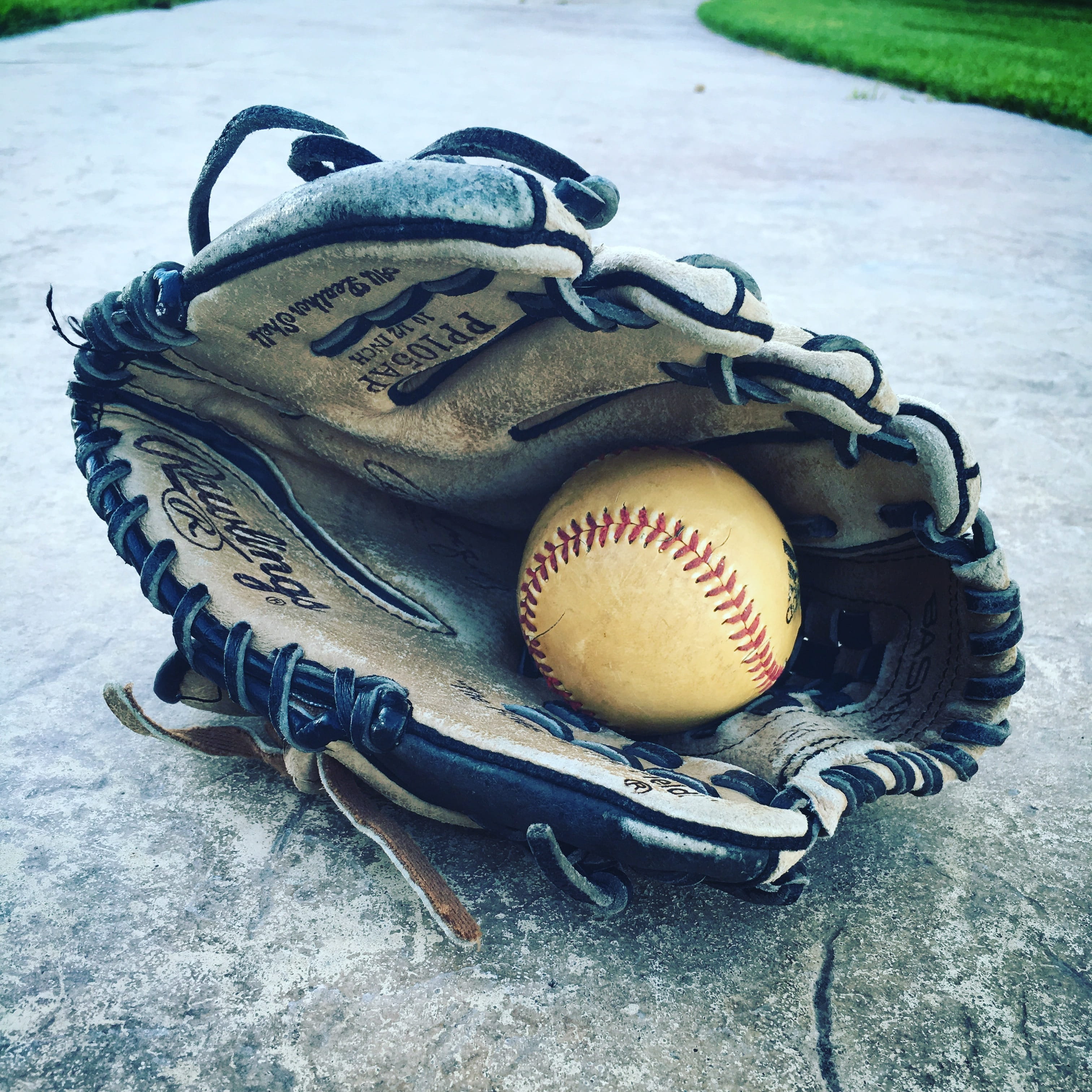western script, summer, ball, 2K, old, sports equipment, sport, baseball glove, equipment, glove, table, baseball - sport, day, connection, high angle view, Phone HD Wallpaper