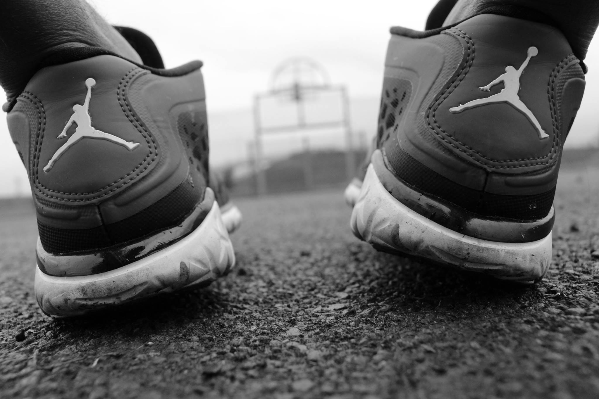 sports shoe, adult, fashion, day, human limb, dirt, selective focus, photo, mud, body part, London, dirty, human foot, people, Slippers, sport, army, leather, HD Wallpaper