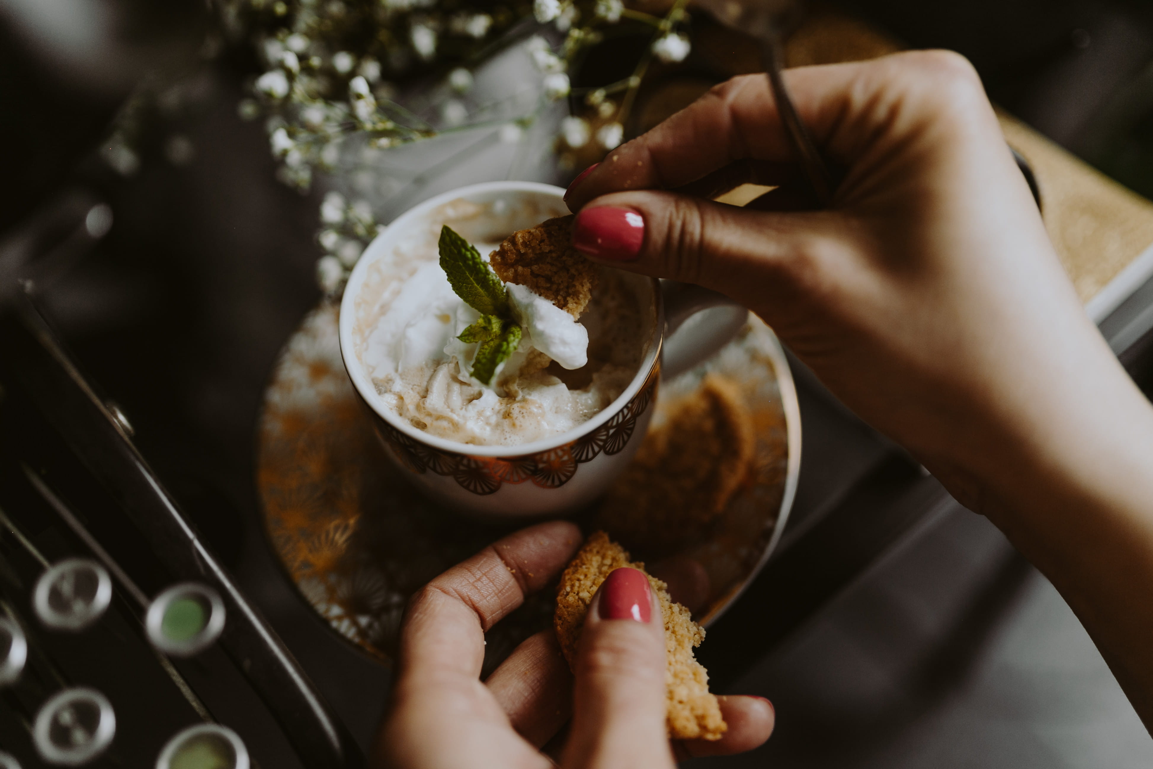 preparing food, food and drink, human body part, freshness, selective focus, 4K, wellbeing, one person, lifestyles, ornament, human hand, women, vola art of deco, HD Wallpaper