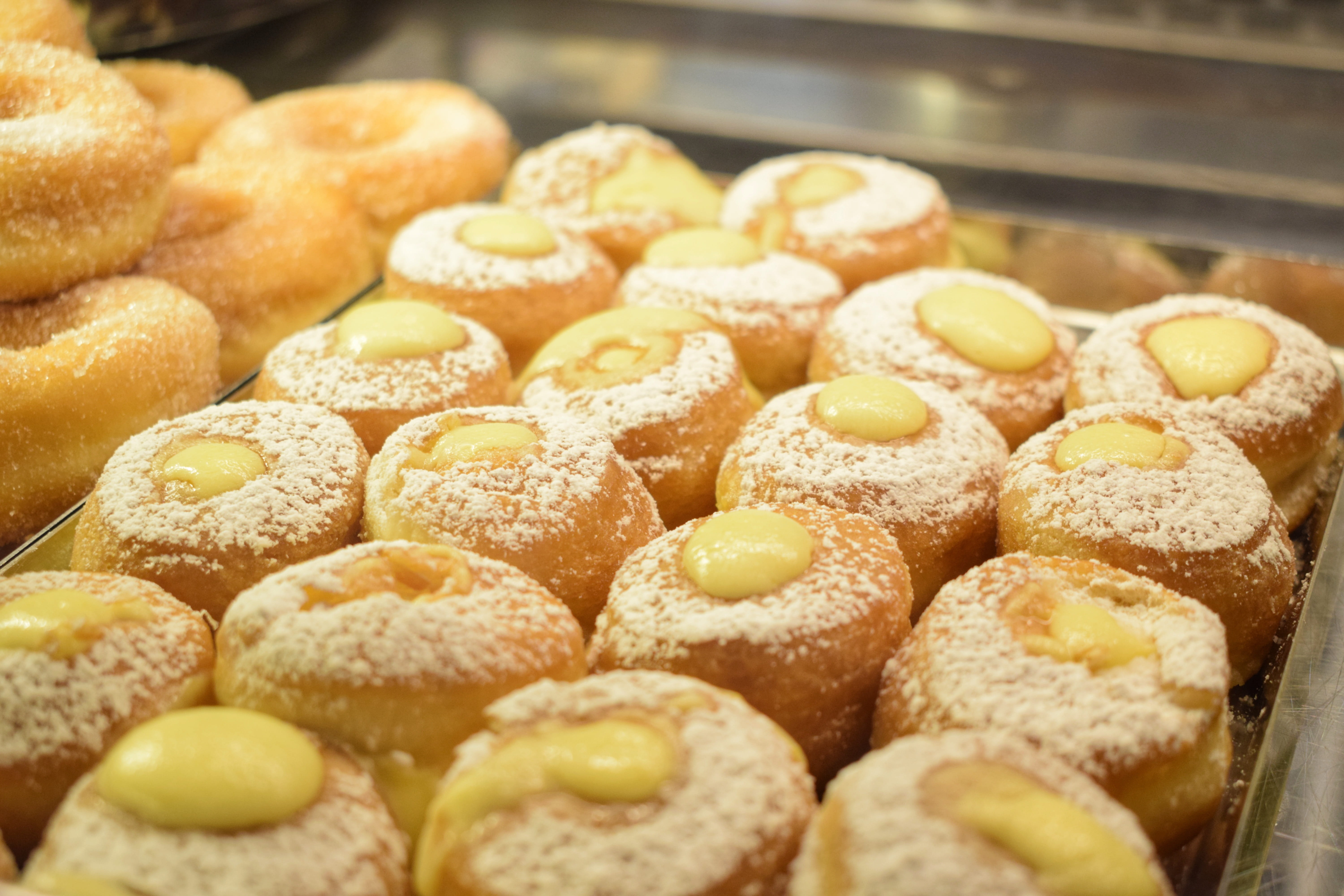pastry, baked, indulgence, sweet, donut, store, temptation, tray, close-up, still life, 5K, food, snack, food and drink, muffin, no people, doughnuts, HD Wallpaper