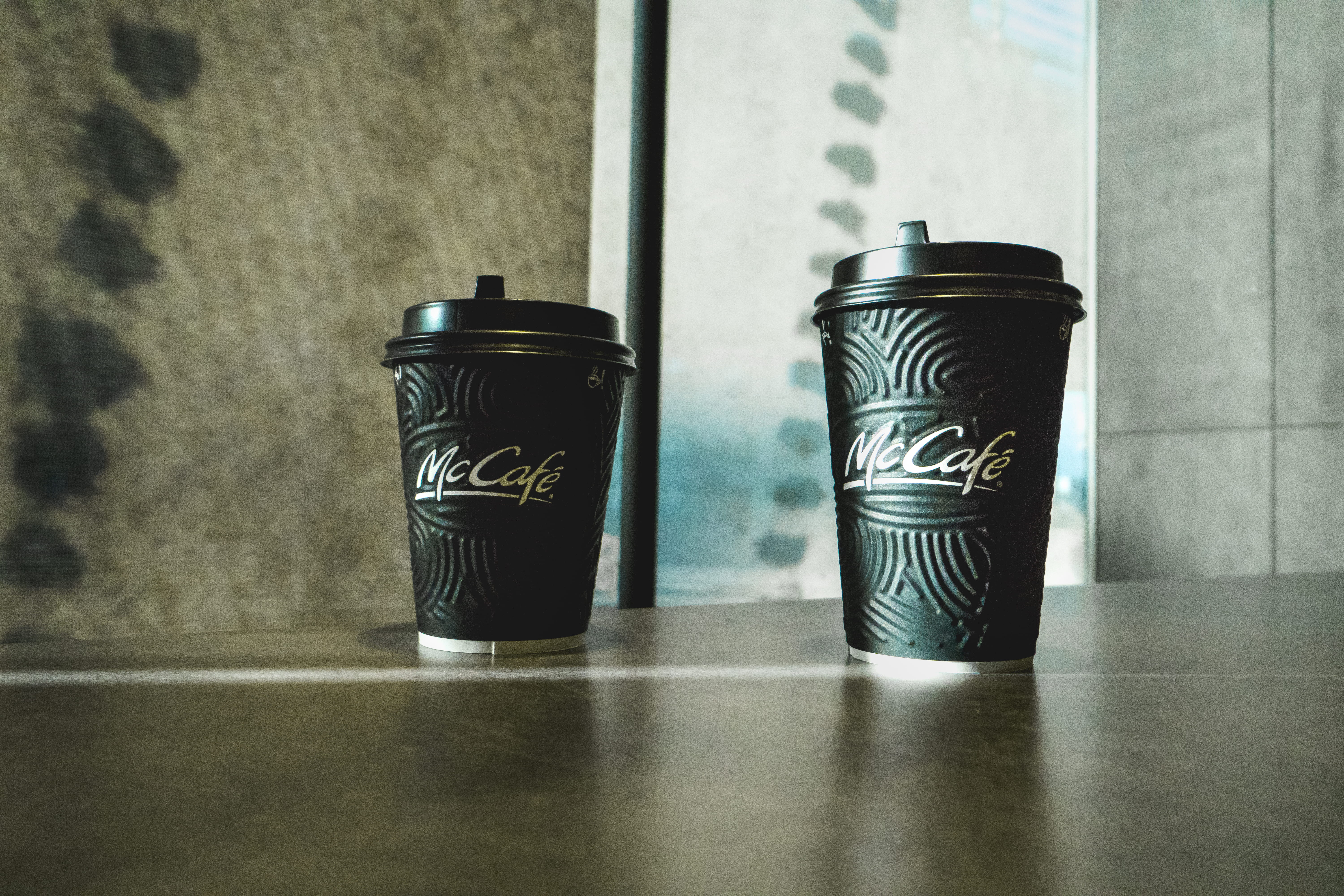 focus on foreground, architecture, close-up, metal, поштова площа, coffee, restaurant, black, kiev, americano, 5K, table, ukraine, container, mccafe, HD Wallpaper