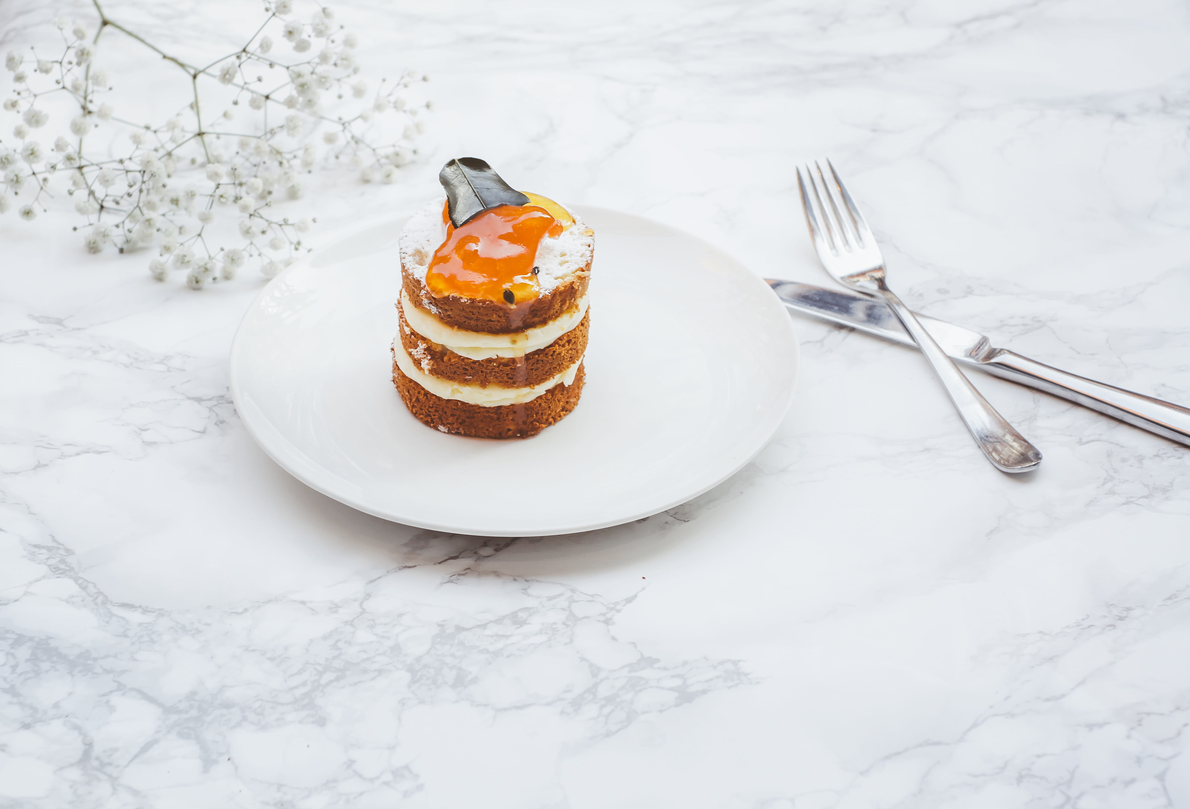 dessert, fork, no people, eating utensil, baked, close-up, table knife, ready-to-eat, cutlery, sweet, knife, temptation, sweet food, fruit, 4K, still life, HD Wallpaper