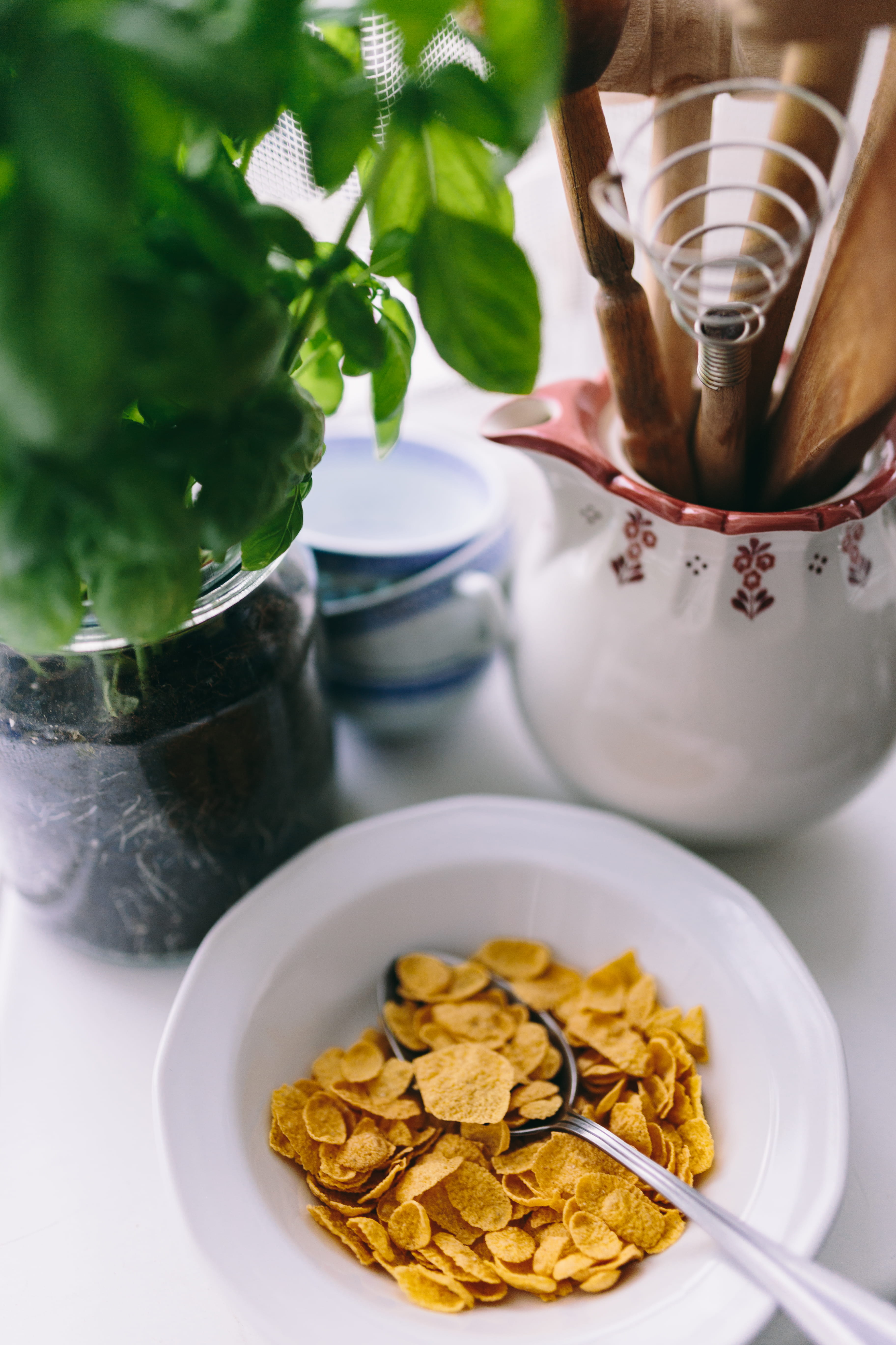 tea - hot drink, teapot, cup, breakfast cereals, still life, organic, preparation, freshness, healthy Lifestyle, food and drink, mint leaf - culinary, preparing, Phone HD Wallpaper