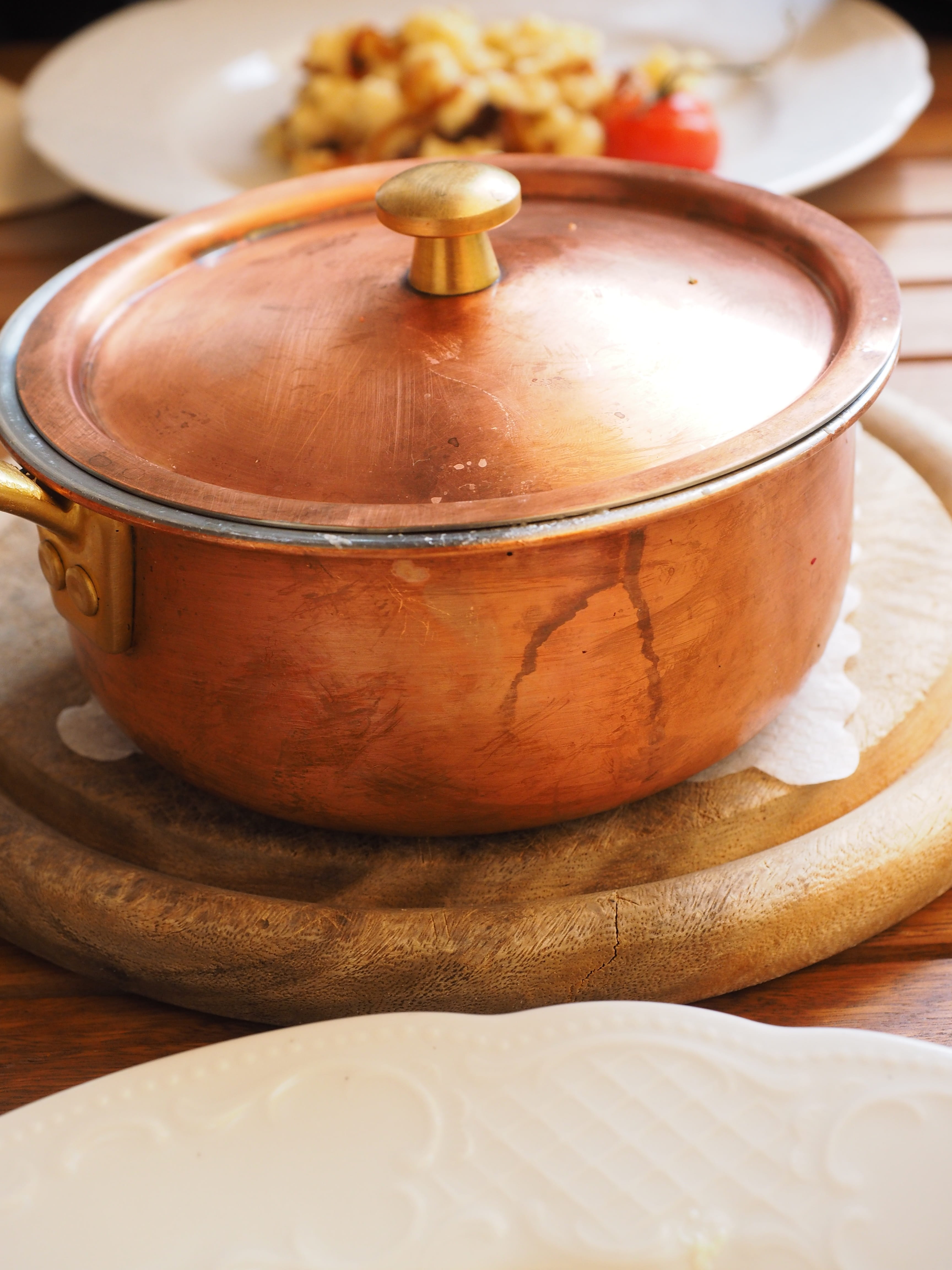 chäschnöpfli, household equipment, ready-to-eat, crockery, table, kässpatzâ, vegetable, indoors, Pot, plate, Eat, food And Drink, food, allgäuerisch, kässpatzn, Phone HD Wallpaper