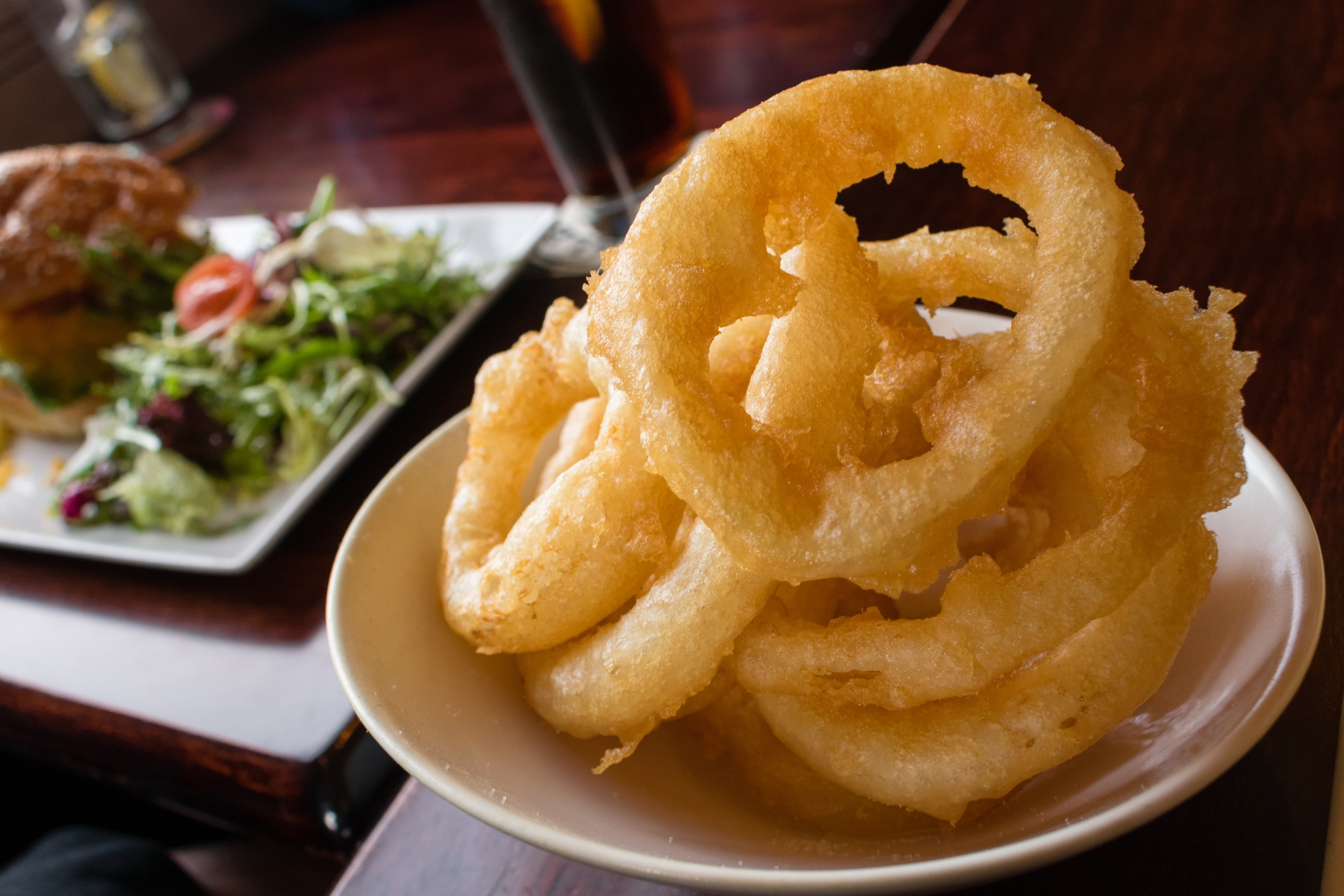 lunch, snack, onion, potato, junk, table, bowl, focus on foreground, crispy, ready-to-eat, unhealthy, onion rings, meal, 4K, freshness, meat, still life, HD Wallpaper