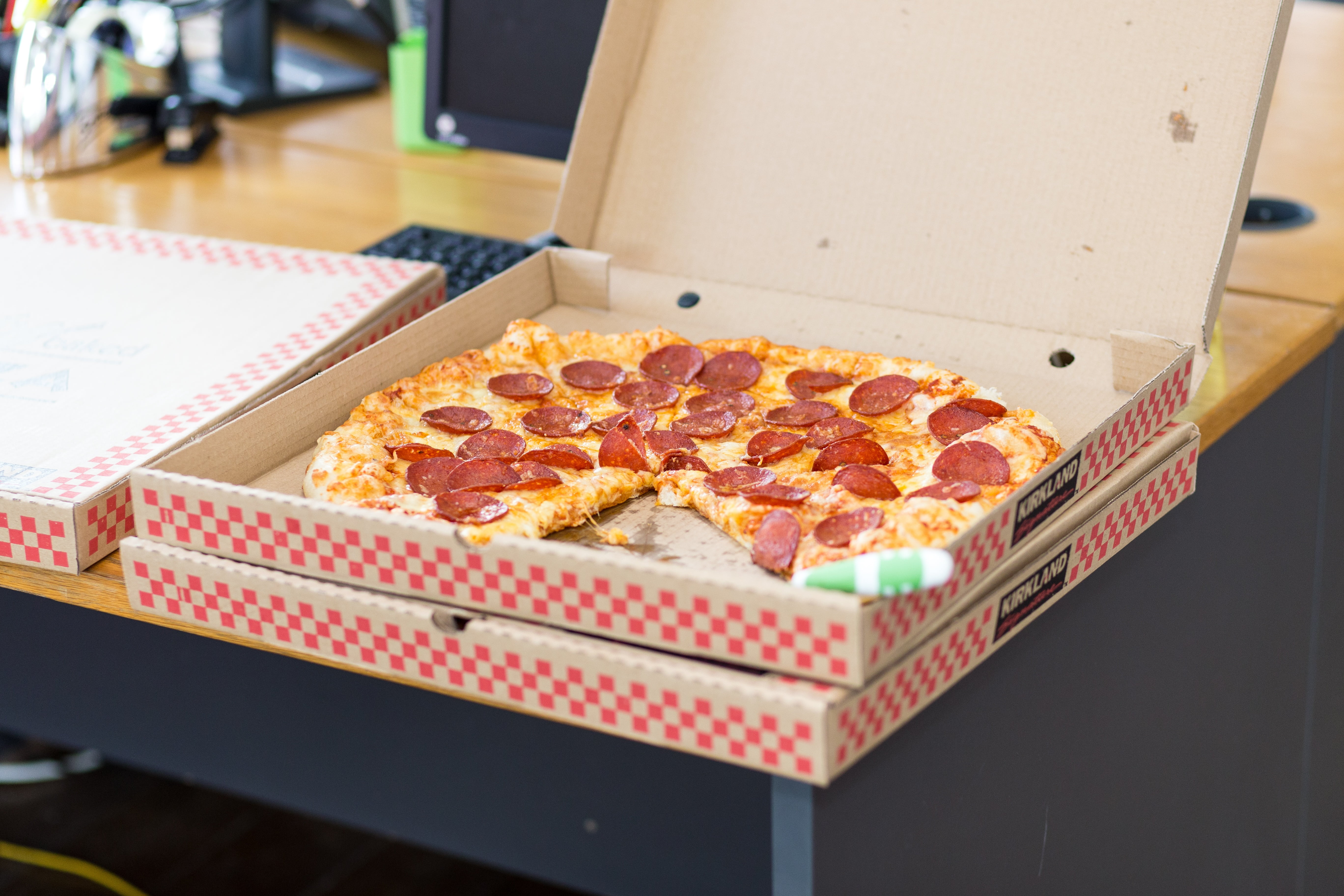 unhealthy eating, box - container, snack, freshness, tray, no people, high angle view, food and drink, pizza box, takeout, food, indoors, container, photograph, HD Wallpaper