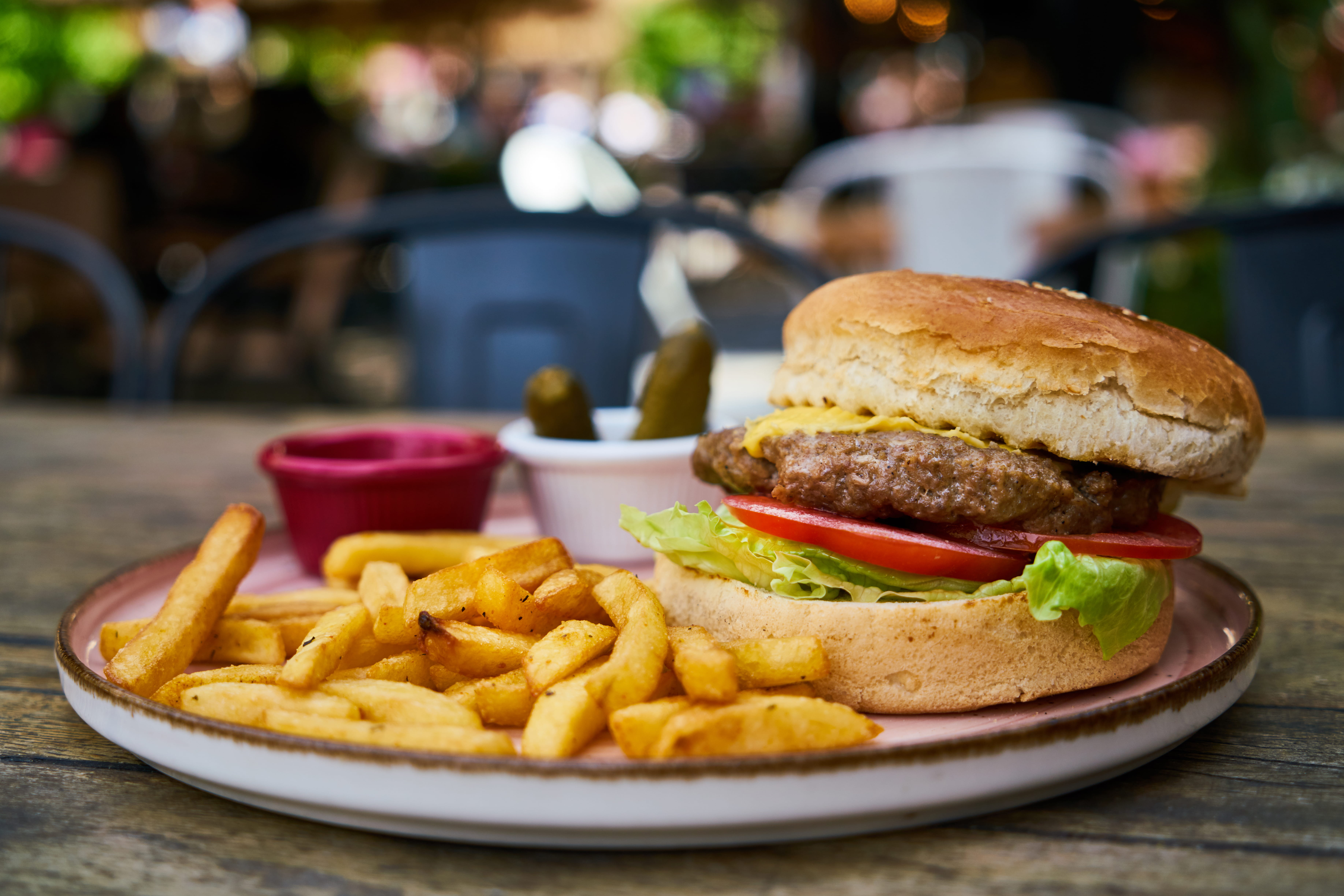 yummy, freshness, vegetable, business, close-up, cheeseburger, ready-to-eat, fast food, no people, food and drink, food, mouth-watering, unhealthy eating, HD Wallpaper