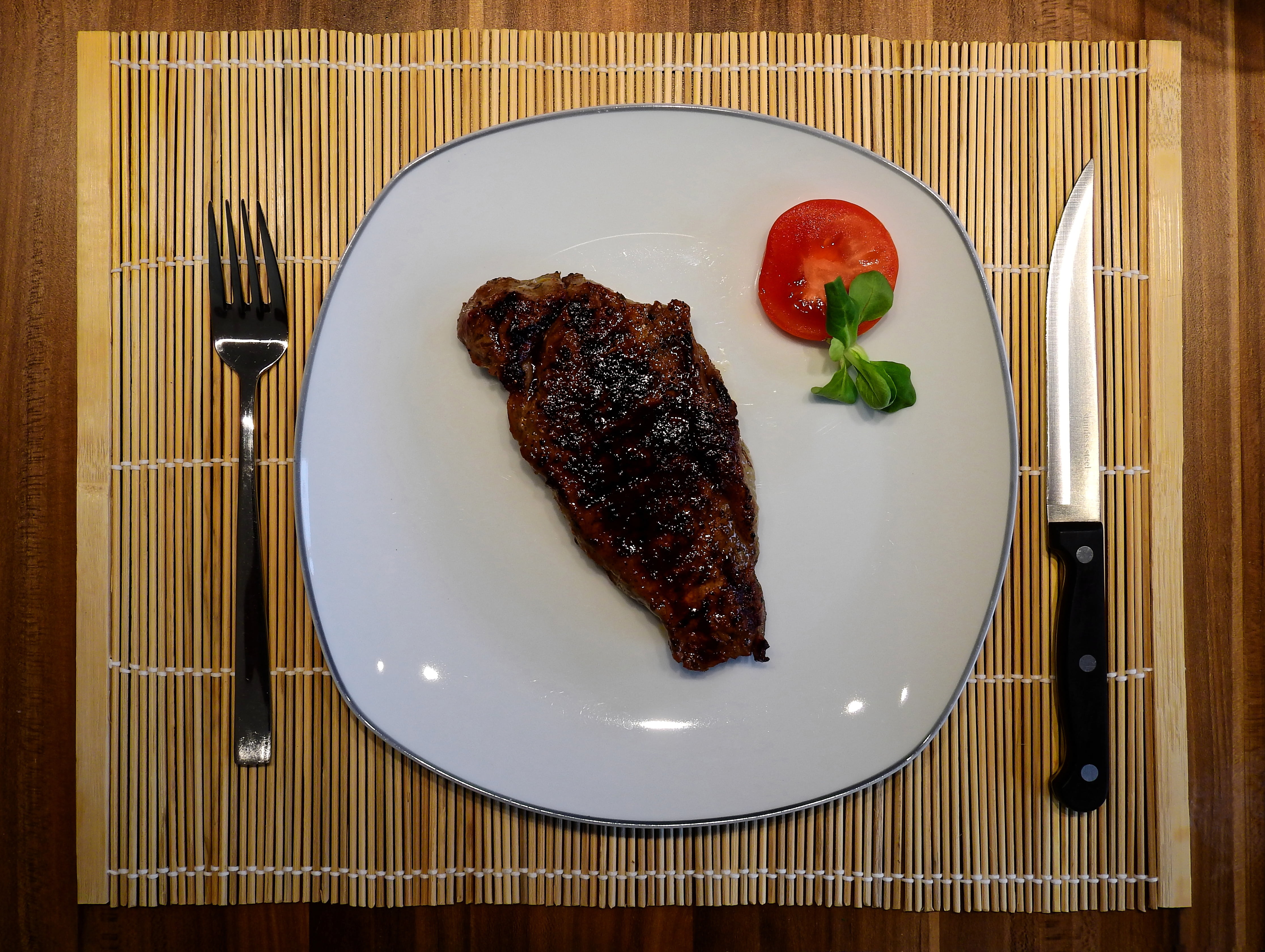 roasted, grilled, fork, lunch, healthy eating, tomato, beef, preparation, close-up, red meat, dinner, kitchen utensil, indoors, salad, make, eating utensil, HD Wallpaper