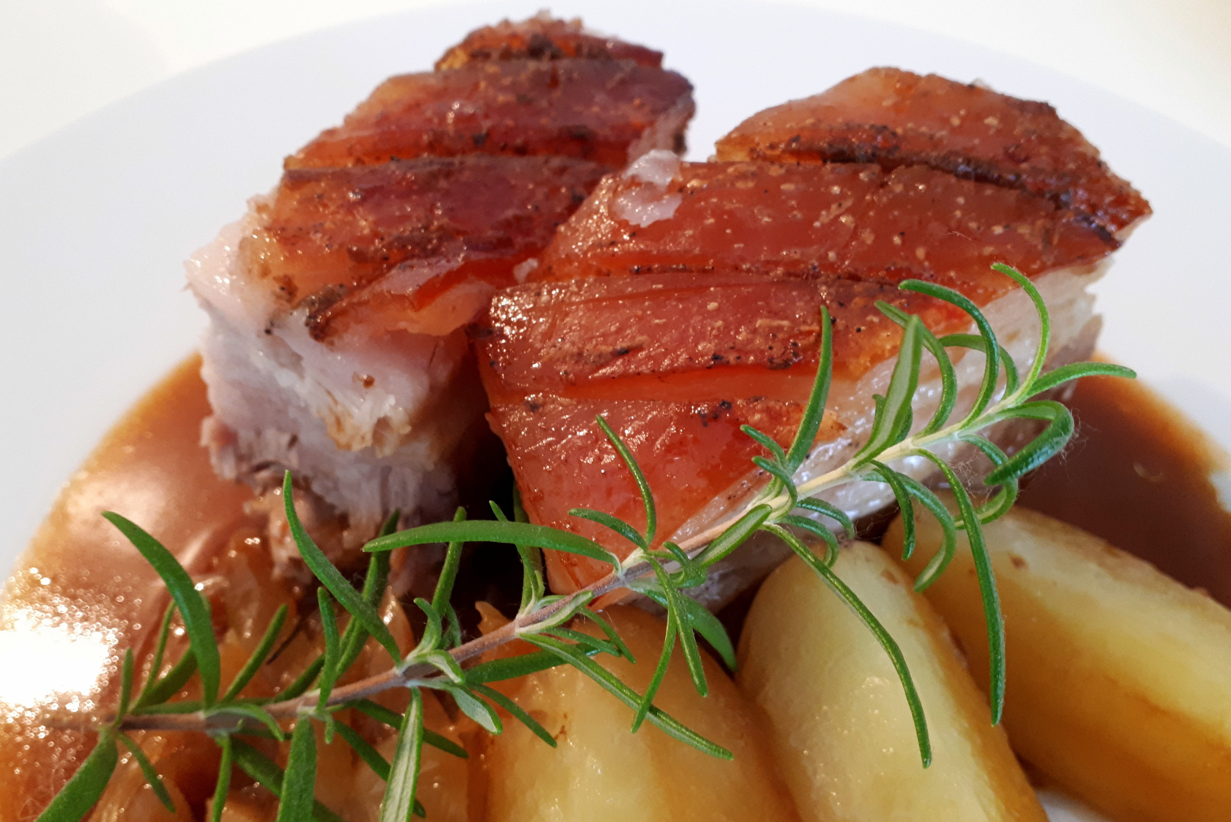 wellbeing, coriander, indoors, pig, temptation, healthy eating, roast pork, seafood, crust, main course, ready-to-eat, meal, pork, fry, no people, pork belly, HD Wallpaper