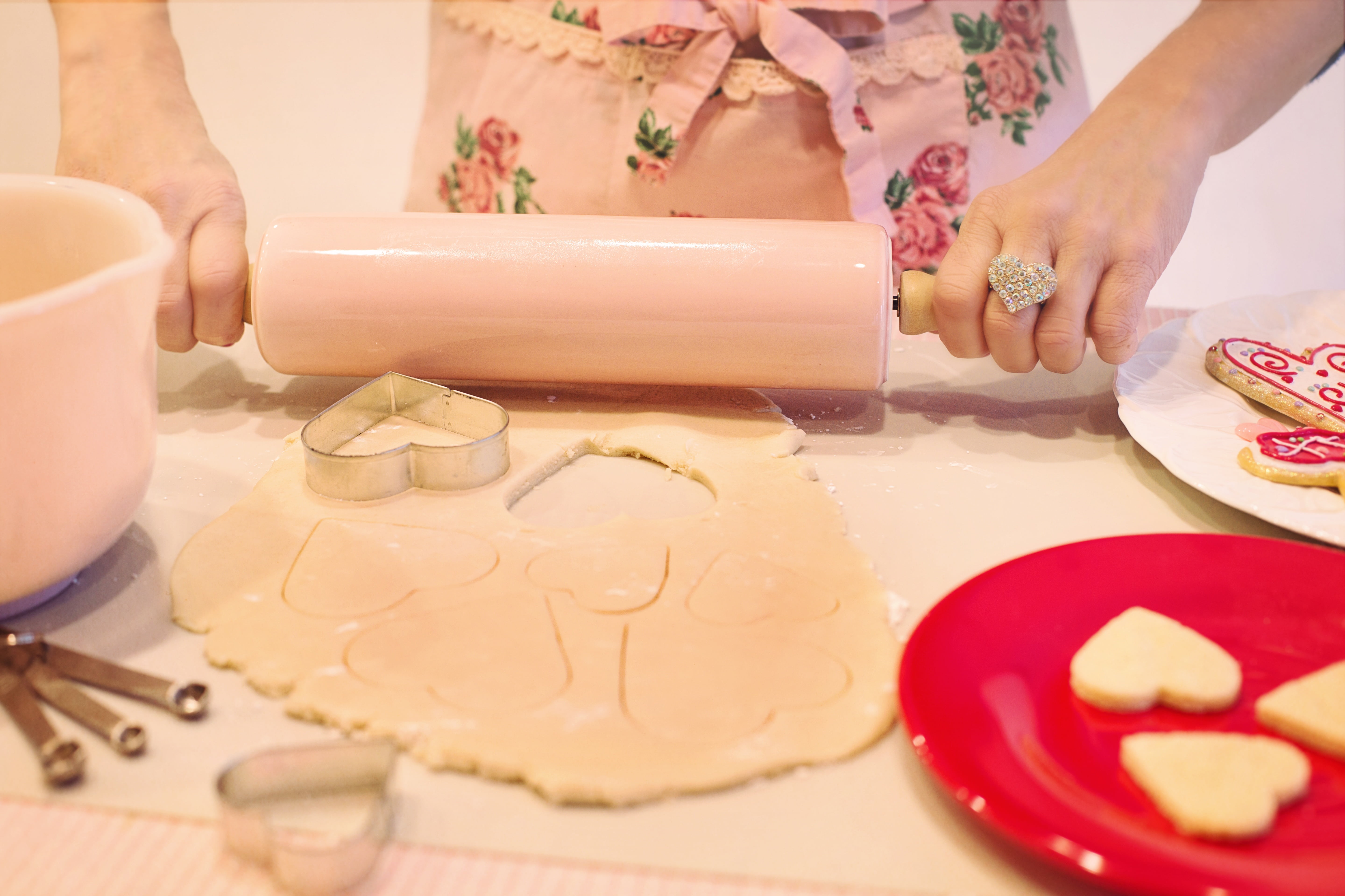 heart-shaped cookies, kitchen, holding, pins, preparation, homemade, holiday, home, baked, sweets, rolling, domestic life, cookies, person, christmas, rolling Pin, HD Wallpaper