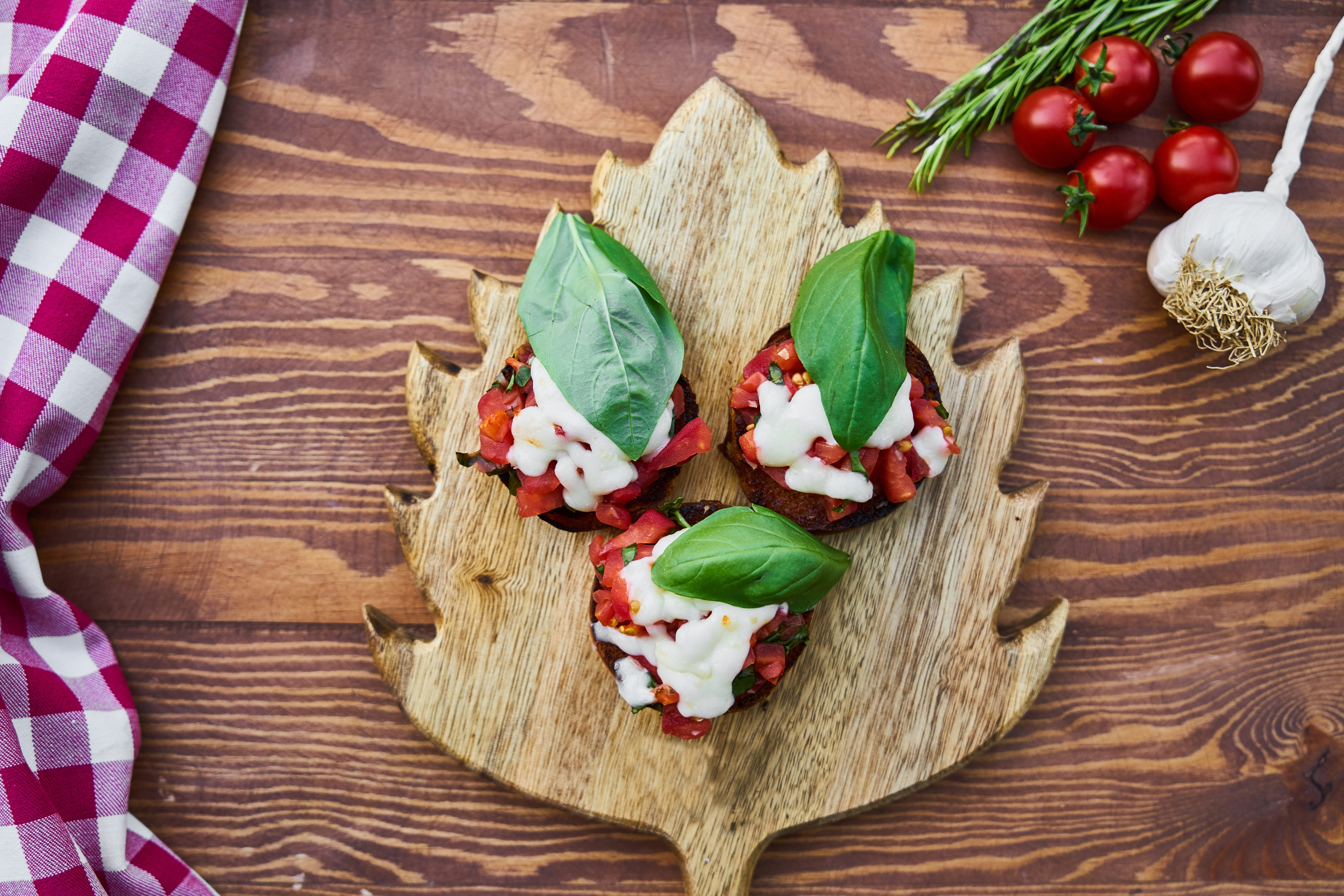 product photo, practical, health, high angle view, macro, fresh, cheese, pizza, 5K, fried, no people, background, food, baked, bakery, snack, wood - material, HD Wallpaper