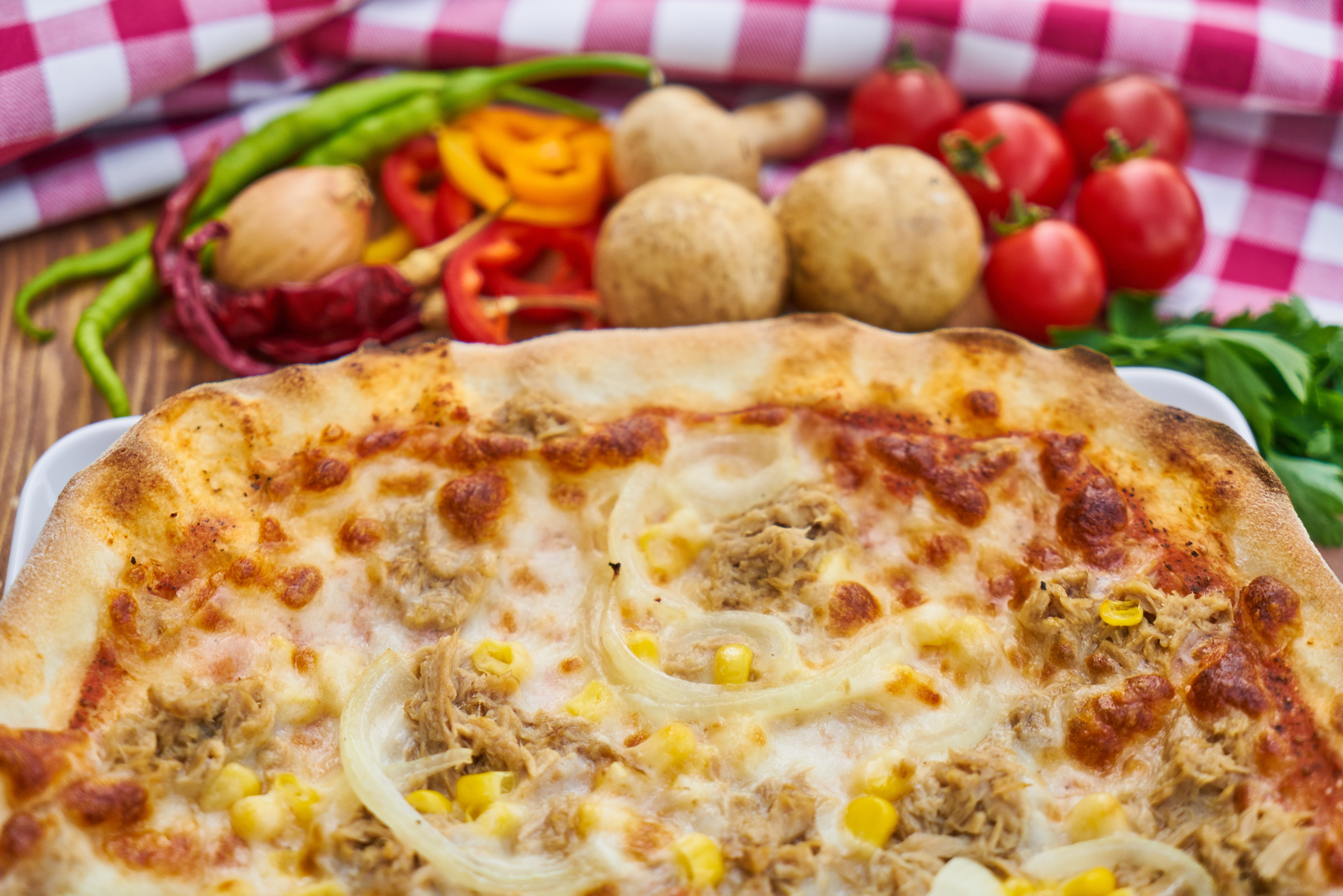 cheese, meal, delicious, hunger, snack, freshness, pizza, detail, copy space, bacon, mayonnaise, vegetable, sauce, health, bakery, onion, no people, vegetarian, HD Wallpaper