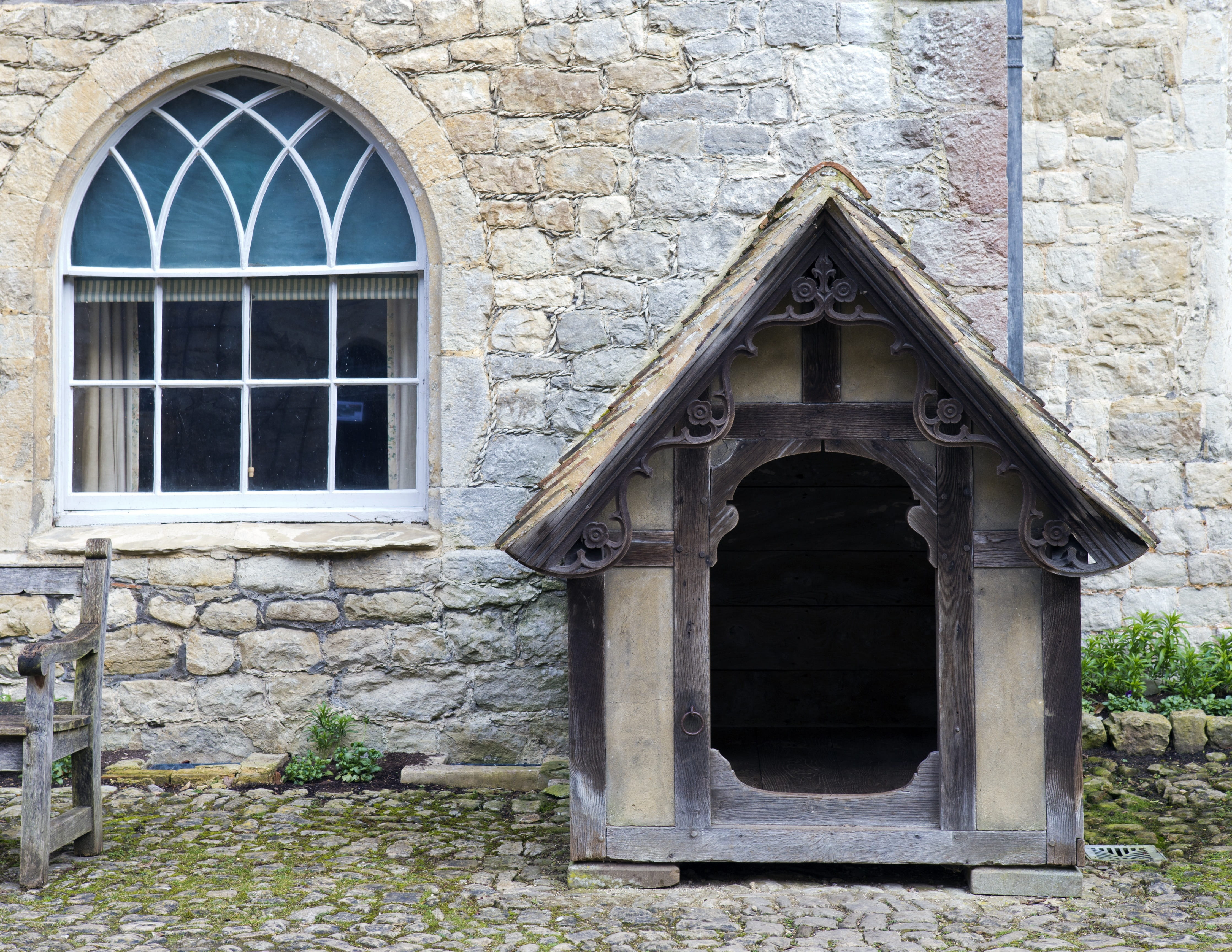 entrance, architecture, arch, stone wall, stone material, Dog, building, day, no people, s, window, kent, the past, closed, history, paving setts, 4K, HD Wallpaper