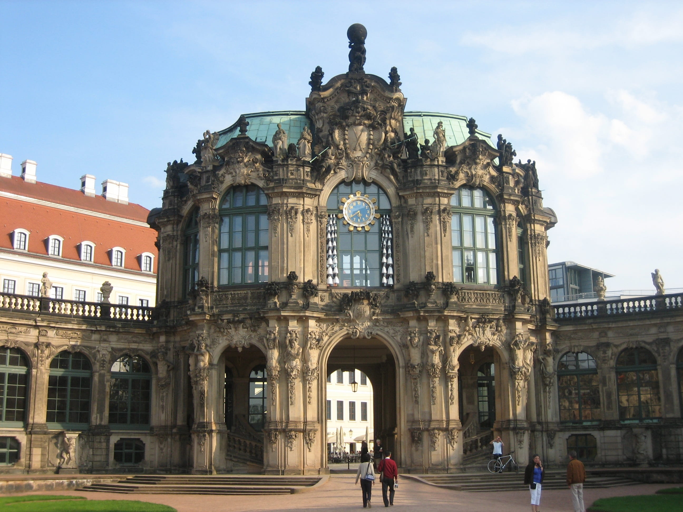 outdoors, real people, travel destinations, arch, the past, tourism, kennel, nature, architecture, group of people, photography, sky, building, architectural column, HD Wallpaper