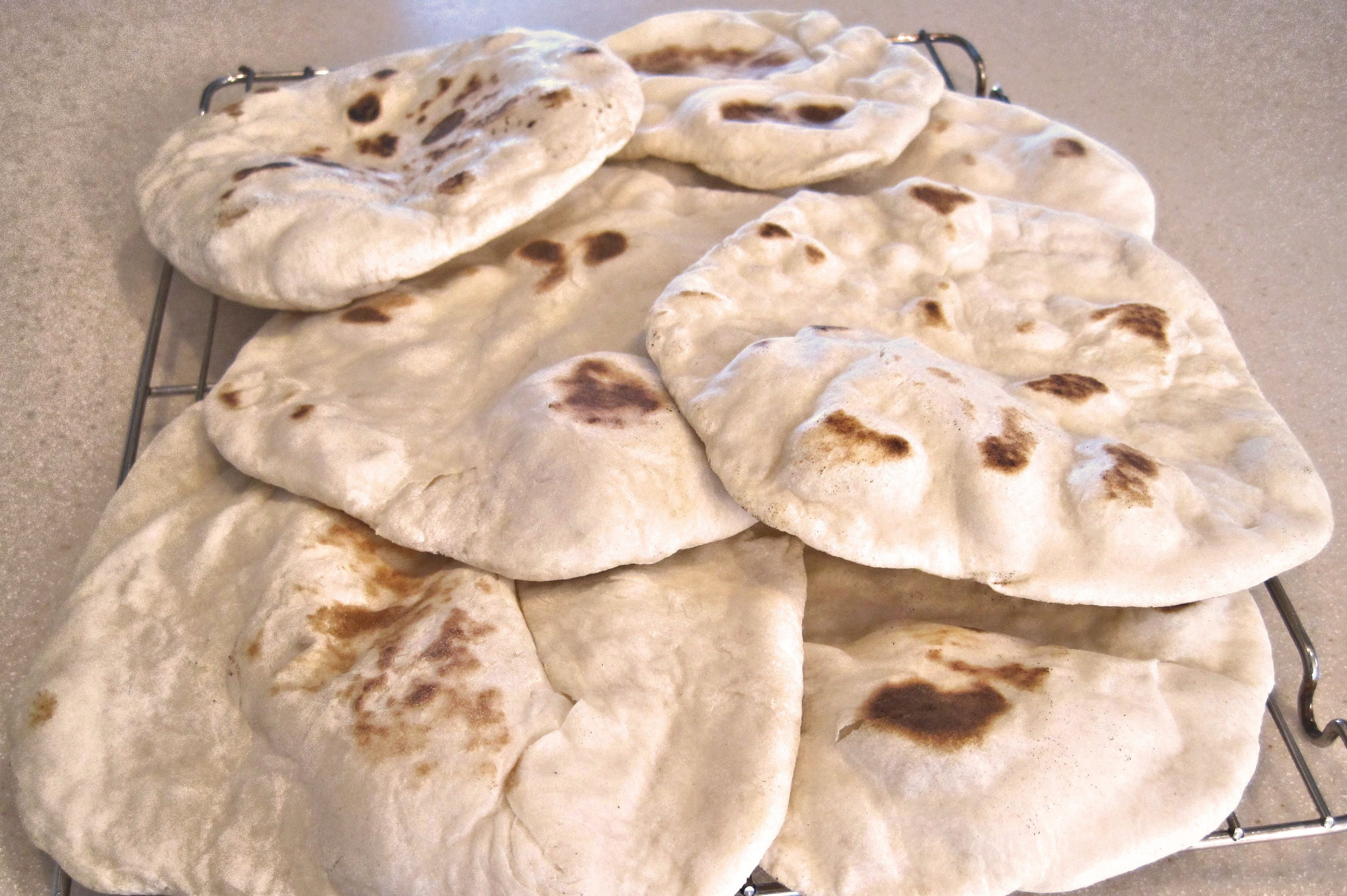 steel, gray, wellbeing, middle east flat bread, close-up, indoors, freshness, seven, 2K, food, baked, rack, animal themes, group of animals, land, pita, HD Wallpaper