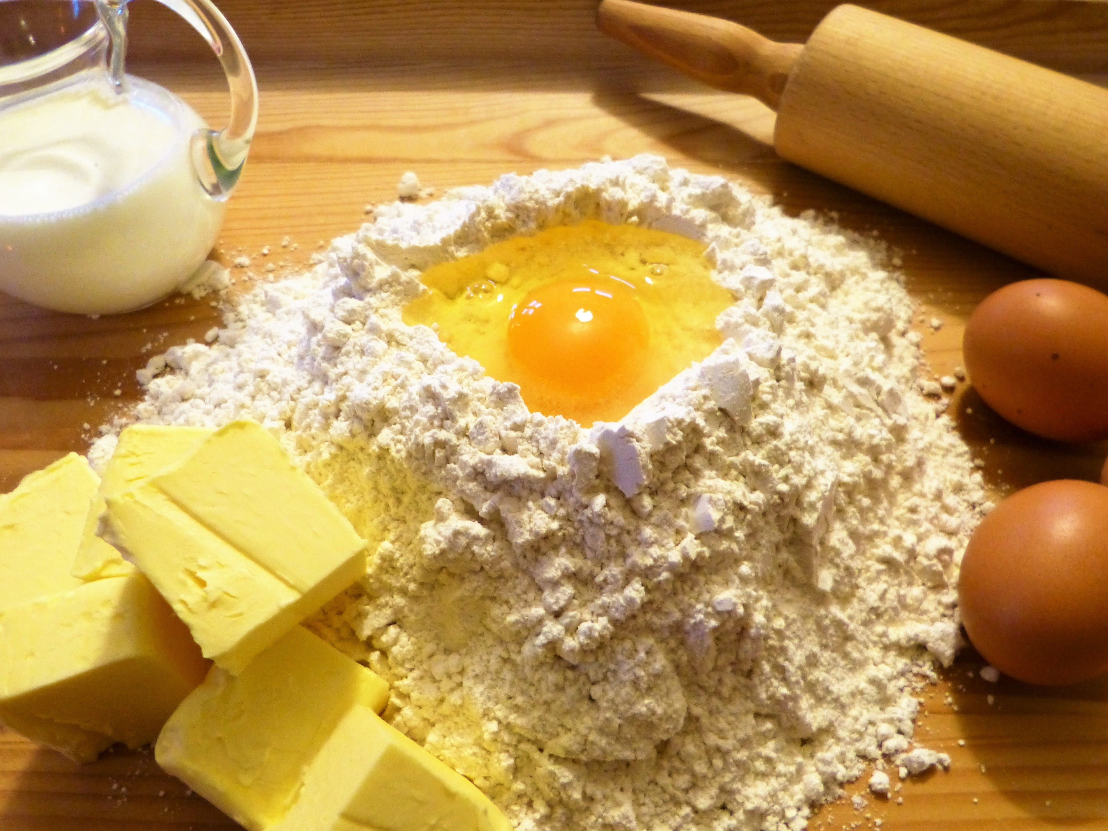 4K, no people, roll out, dairy product, table, indoors, food and drink, preparation, wellbeing, preparing food, dough, bake your own, freshness, egg yolk, HD Wallpaper