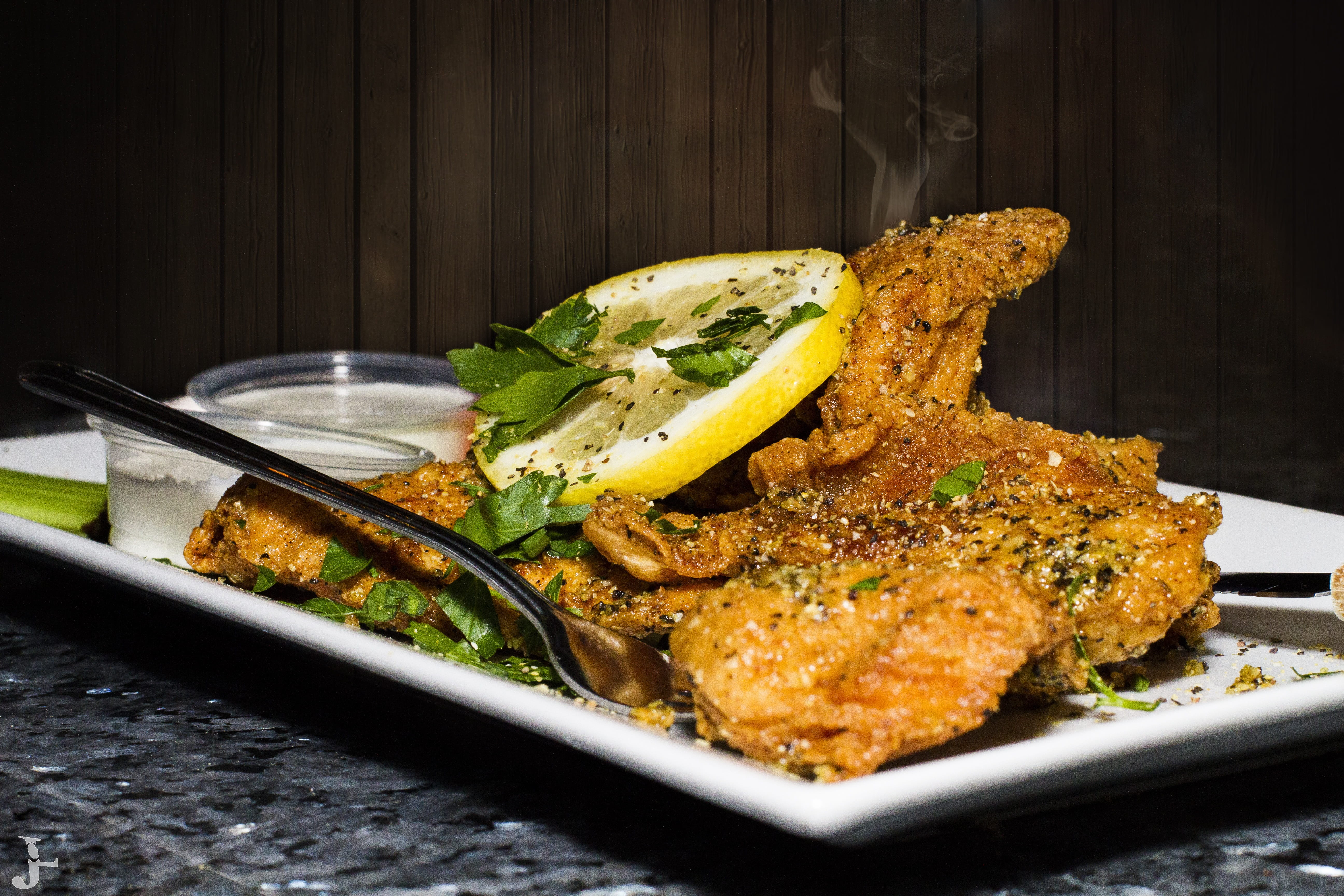 lemon pepper, culinary, spicy, plate, roasted, tray, chef, wing stop, chicken, dinner, black background, meat, freshness, food art, wellbeing, close-up, HD Wallpaper