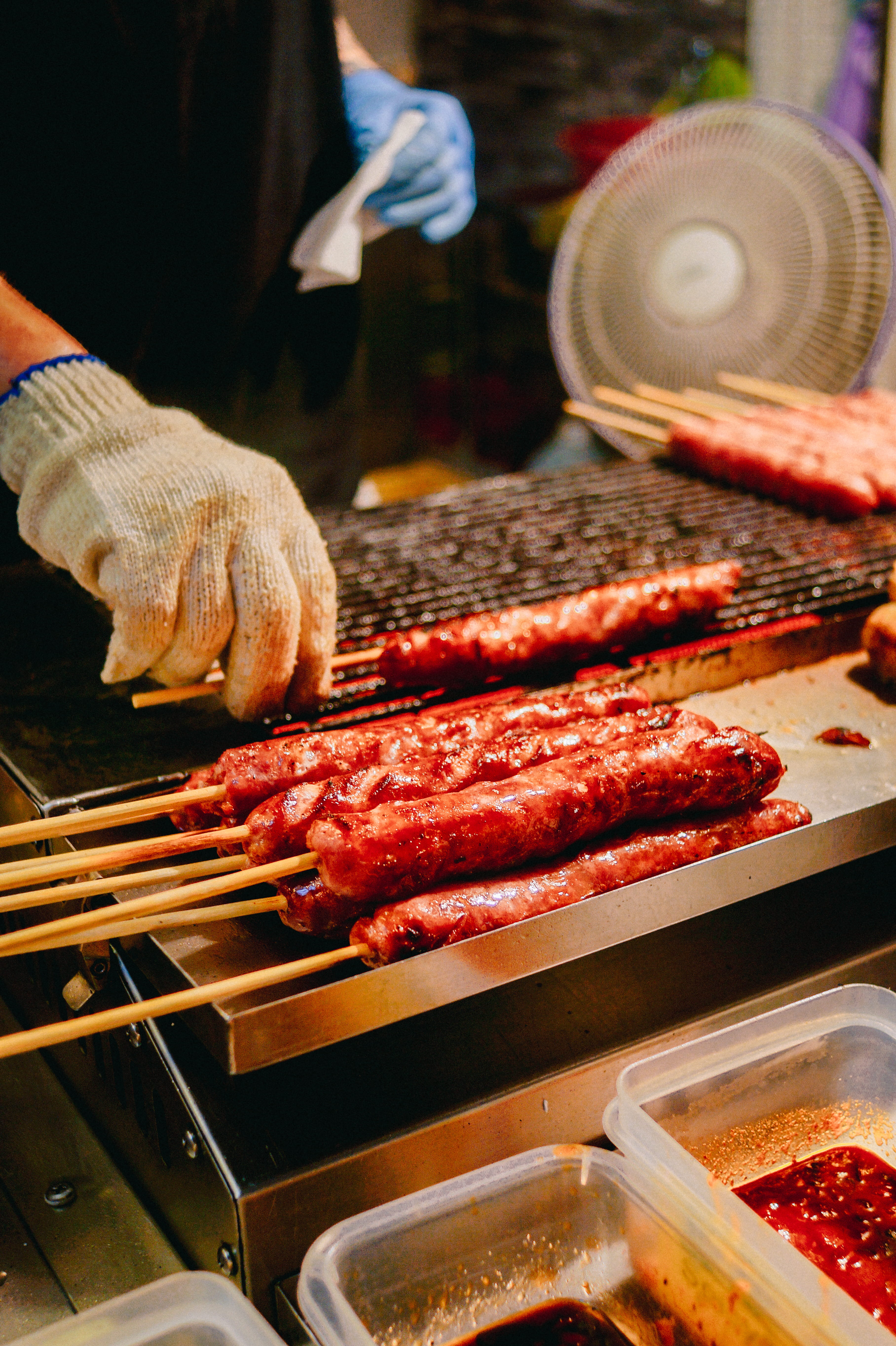food and drink, bbq, heat - temperature, hotdogs, preparing food, ribs, shilin, finger, taiwan, unrecognizable person, grilling, burger, barbecue grill, Phone HD Wallpaper