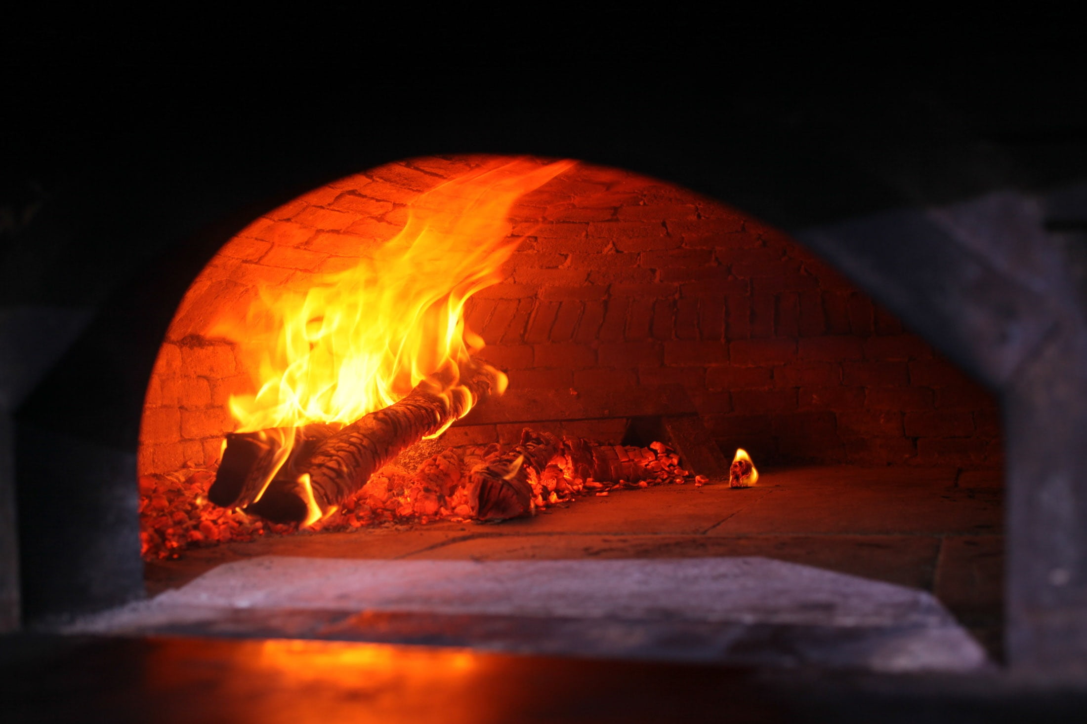 fireplace, appliance, brick, architecture, wood, fire - natural phenomenon, log, flame, no people, arch, night, inside, pizza, lit, food and drink, cook, HD Wallpaper