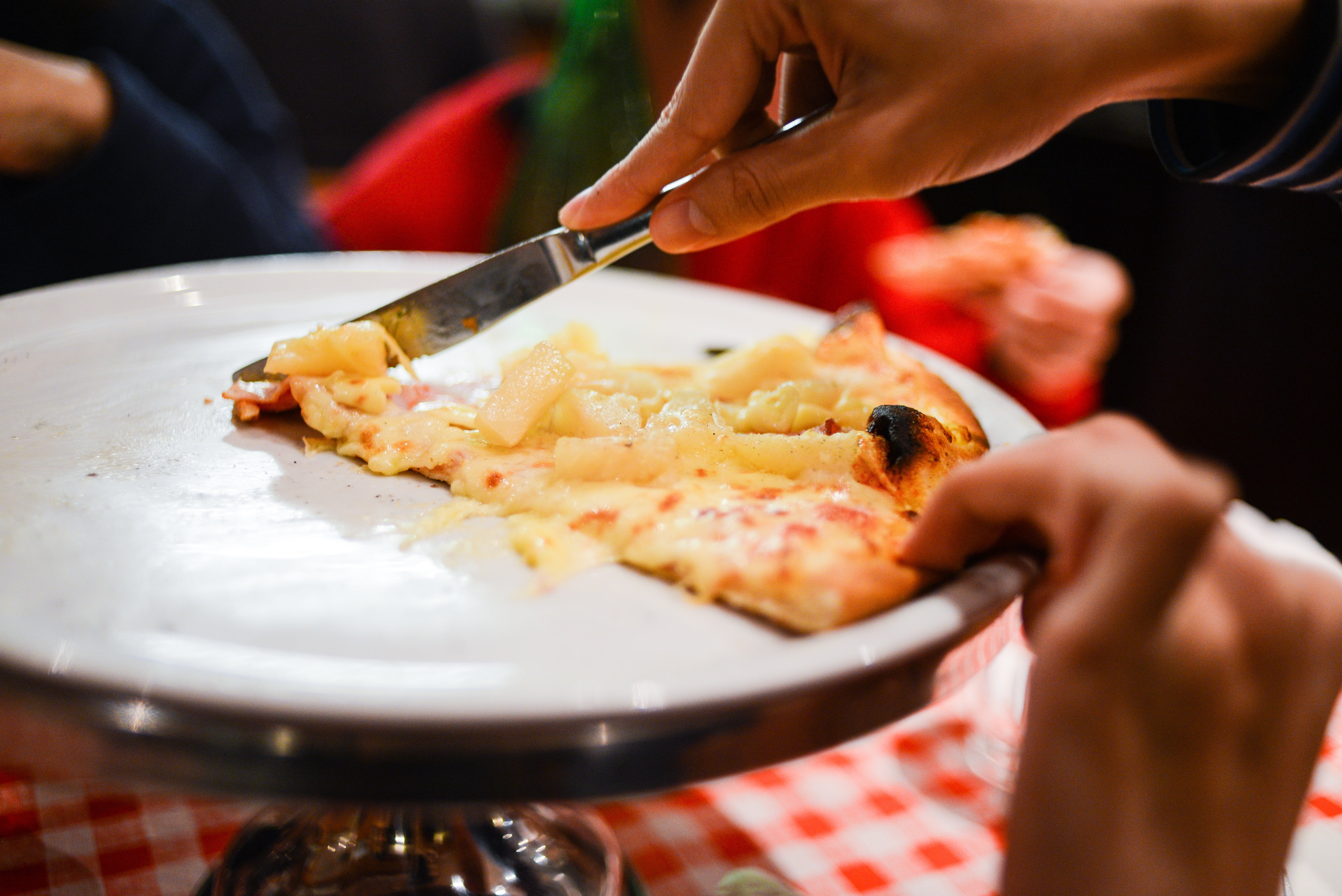 holding, indoors, ready-to-eat, herbs, baked, restaurant, wooden, 5K, hand, adult, food, meal, traditional, mozzarella, cheesy, fast food restaurant, delicious, HD Wallpaper